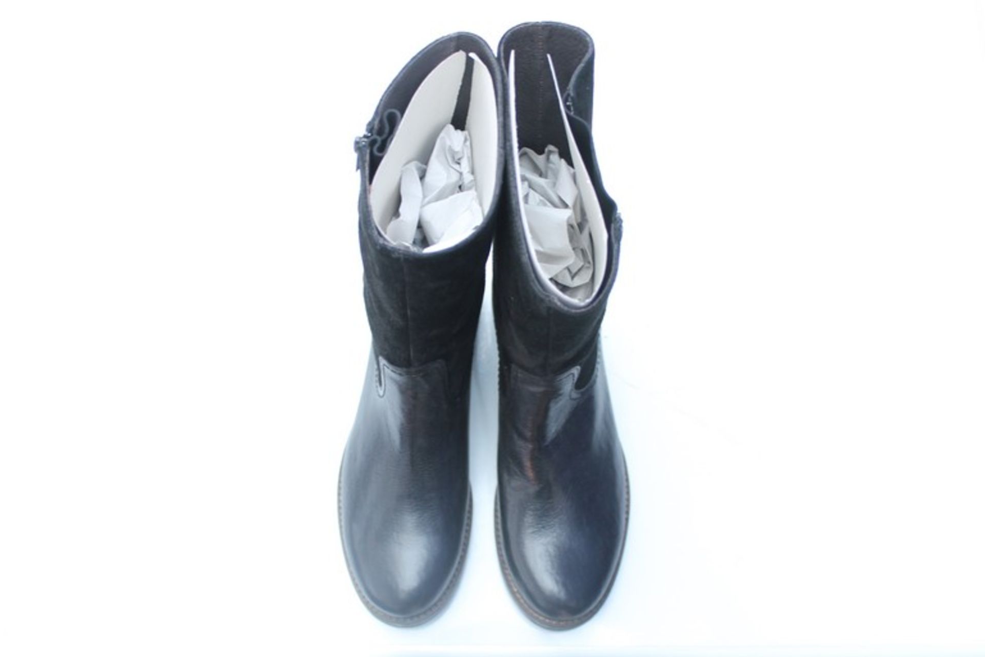 1 x BOXED PAIR OF SIZE 8 BLACK DESIGNER BOOTS RRP £140  *PLEASE NOTE THAT THE BID PRICE IS