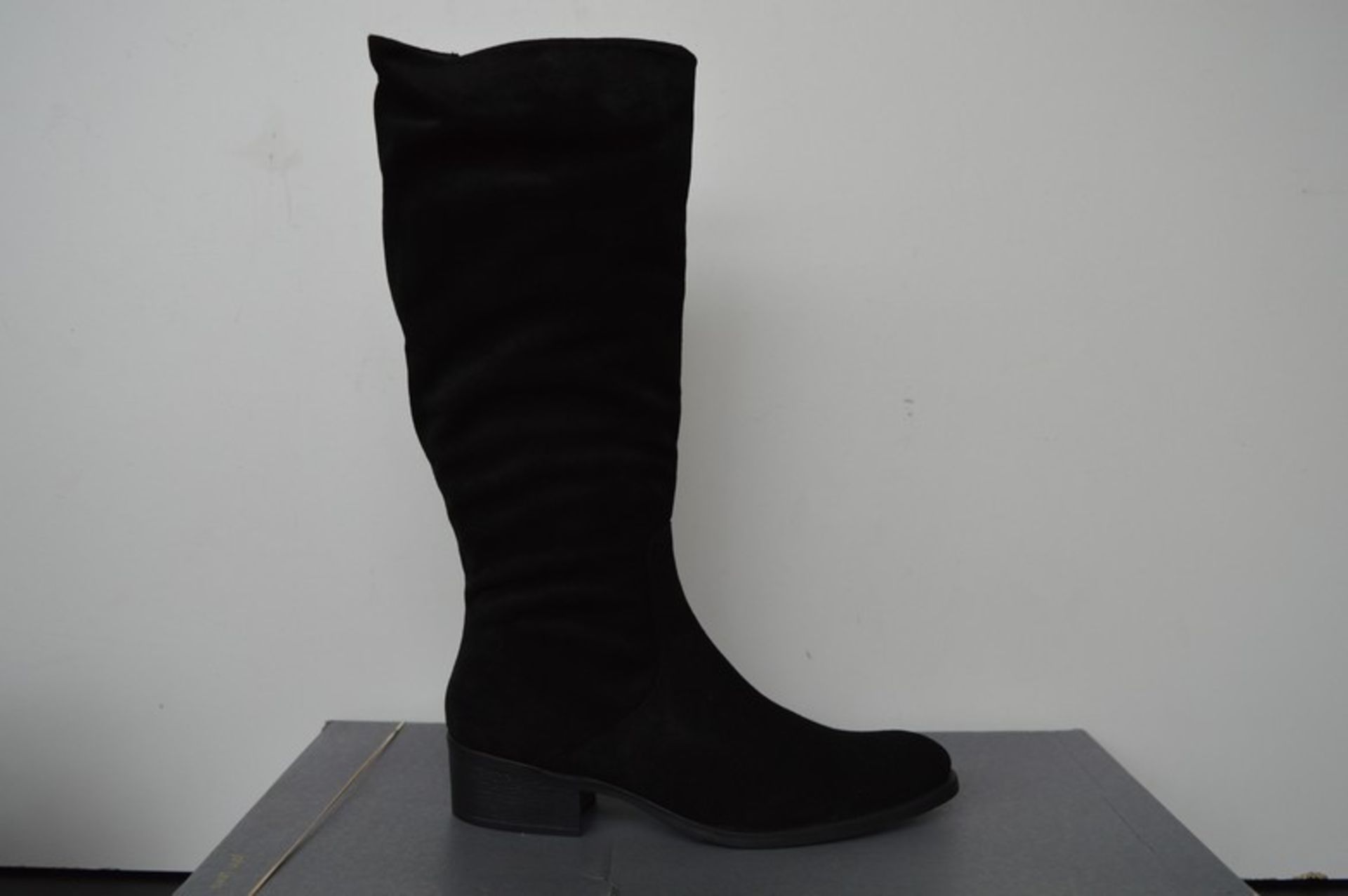 BOXED BRAND NEW JOHN ELWIS BLACK SUEDE TIROL LADIES KNEE HIGH BOOTS SIZE 8 RRP £150 (DSCLIP)(26.03.
