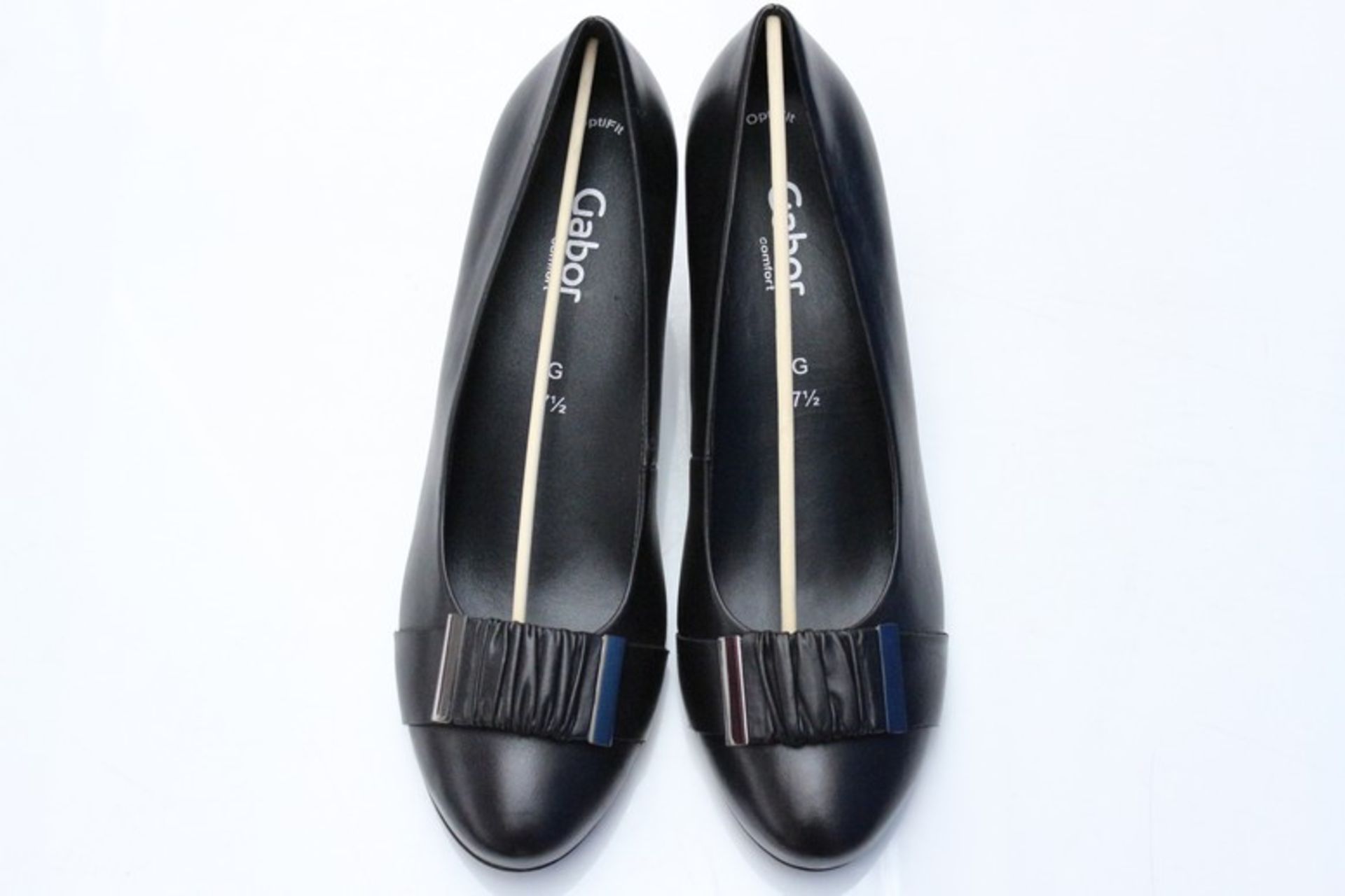 1 x BOXED PAIR OF GABOR SIZE 7 AND A HALF PARKS BLACK HEELED SHOES   *PLEASE NOTE THAT THE BID PRICE