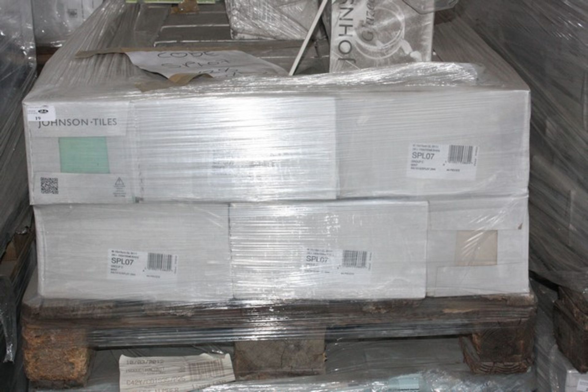 ONE PALLET TO CONTAIN APPROX 38X PACKS OF BRAND NEW FACTORY SEALED DESIGNER WALL/FLOOR TILES 15X15