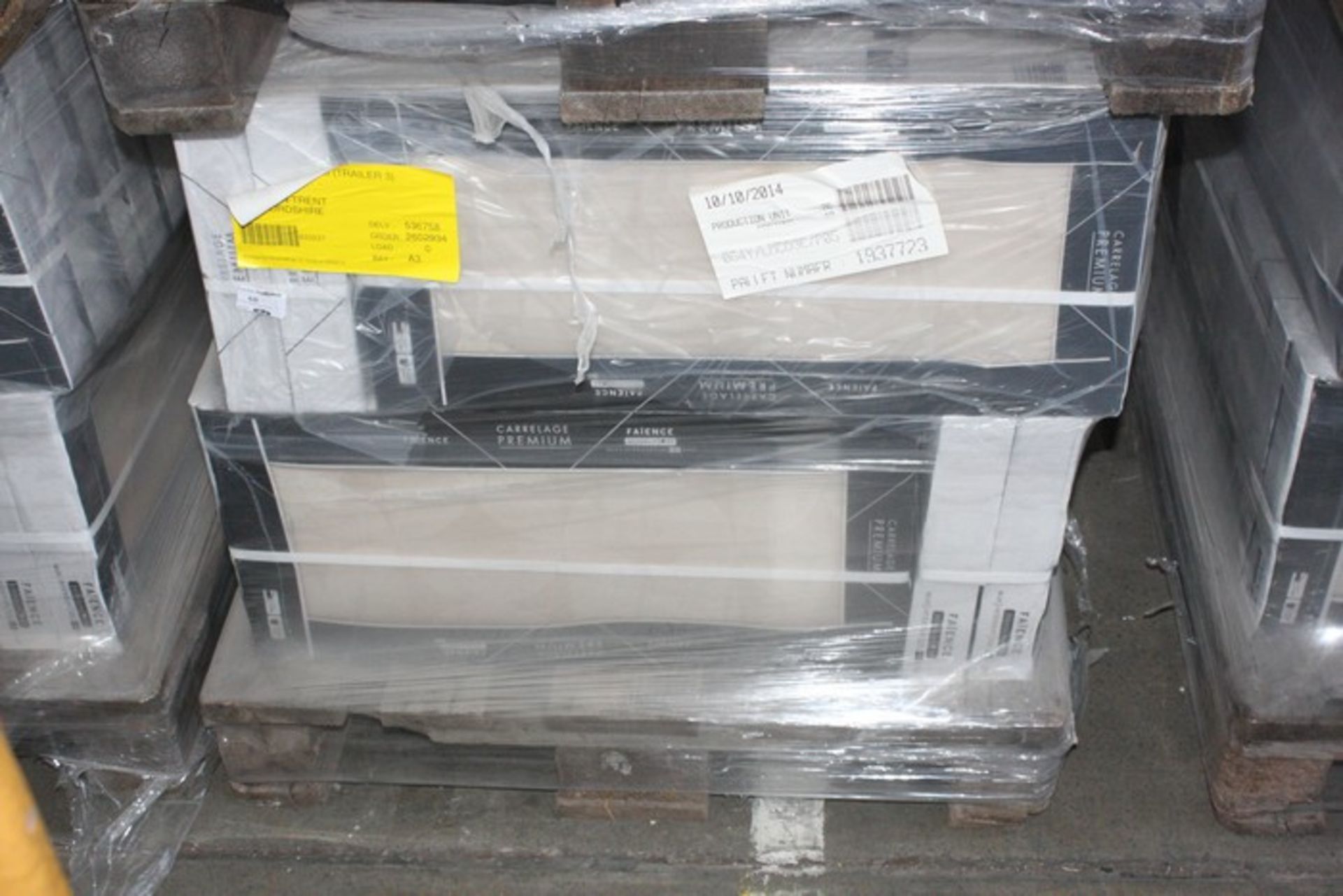 ONE PALLET TO CONTAIN APPROX 40X PACKS OF BRAND NEW FACTORY SEALED DESIGNER WALL/FLOOR TILES 60X30