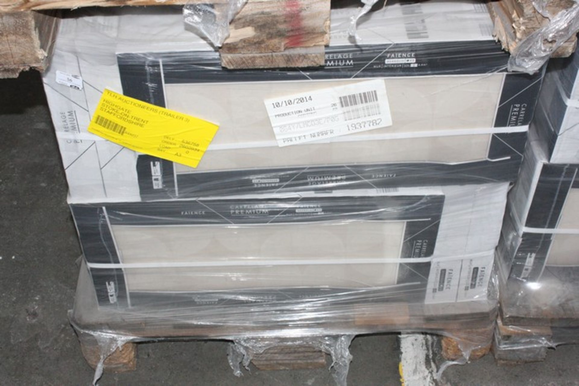 ONE PALLET TO CONTAIN APPROX 40X PACKS OF BRAND NEW FACTORY SEALED DESIGNER WALL/FLOOR TILES 60X30