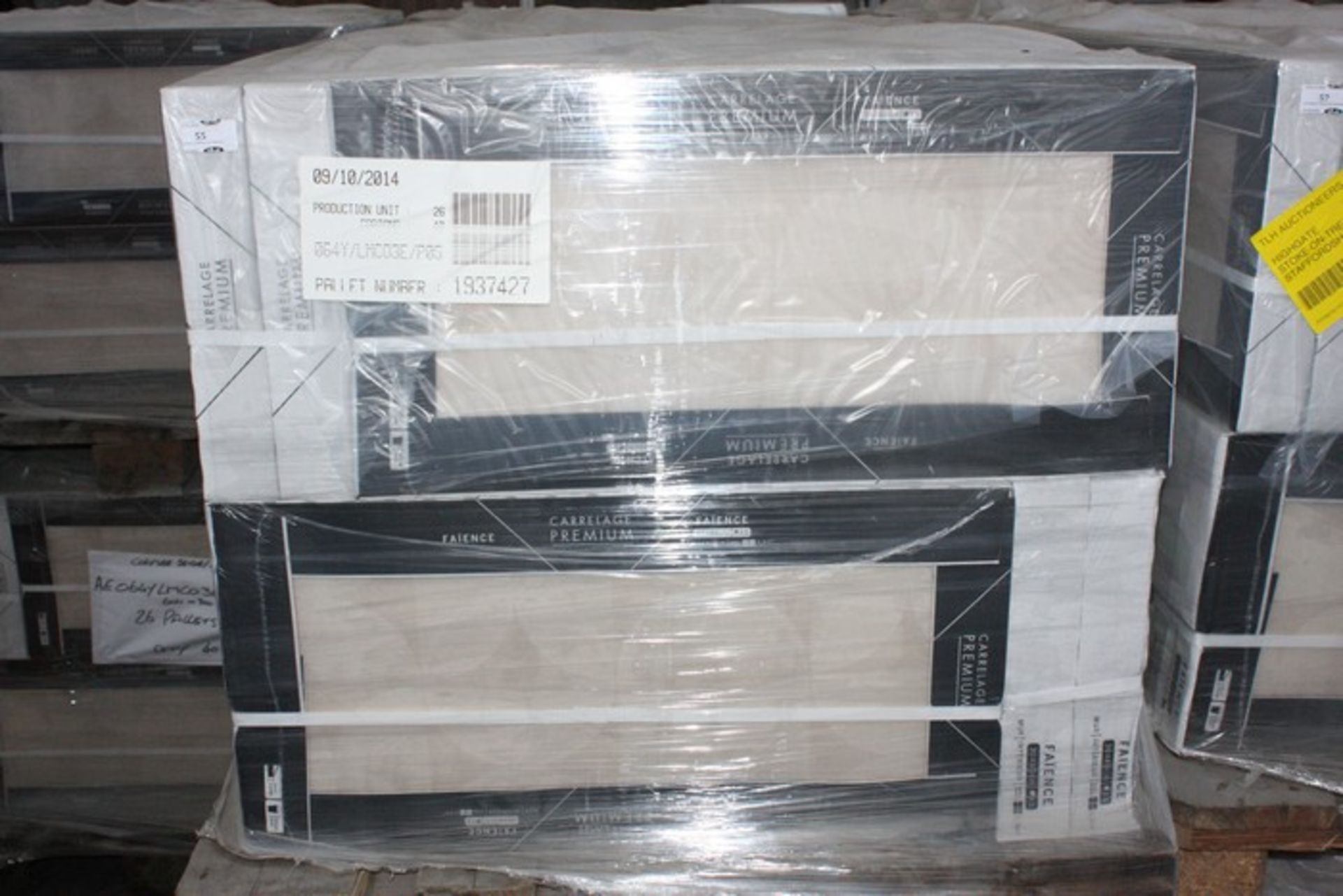 ONE PALLET TO CONTAIN APPROX 40X PACKS OF BRAND NEW FACTORY SEALED DESIGNER WALL/FLOOR TILES 60X30