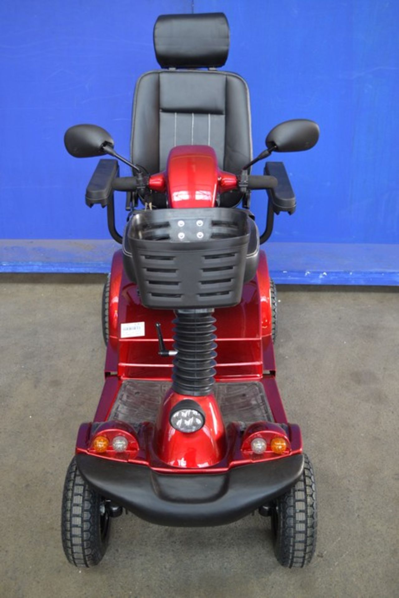ONE BRAND NEW FACTORY SEALED LARGE MOBILITY SCOOTER WITH 13 INCH FRONT AND REAR WHEEL WITH 120AH - Image 2 of 4