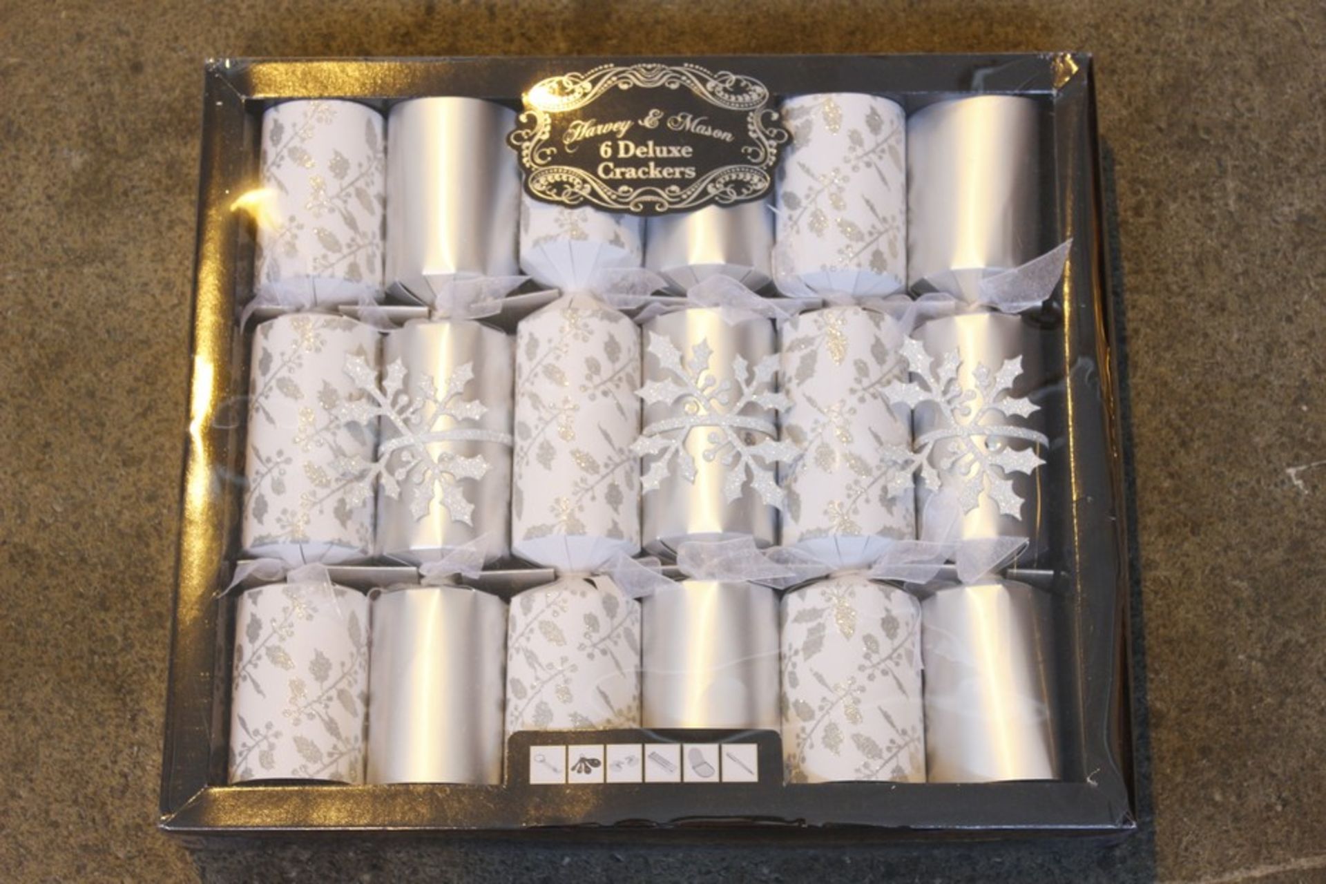 6 x BRAND NEW PACKS OF HARVEY AND MASON LUXURY CHRISTMAS CRACKERS RRP £10  *PLEASE NOTE THAT THE BID