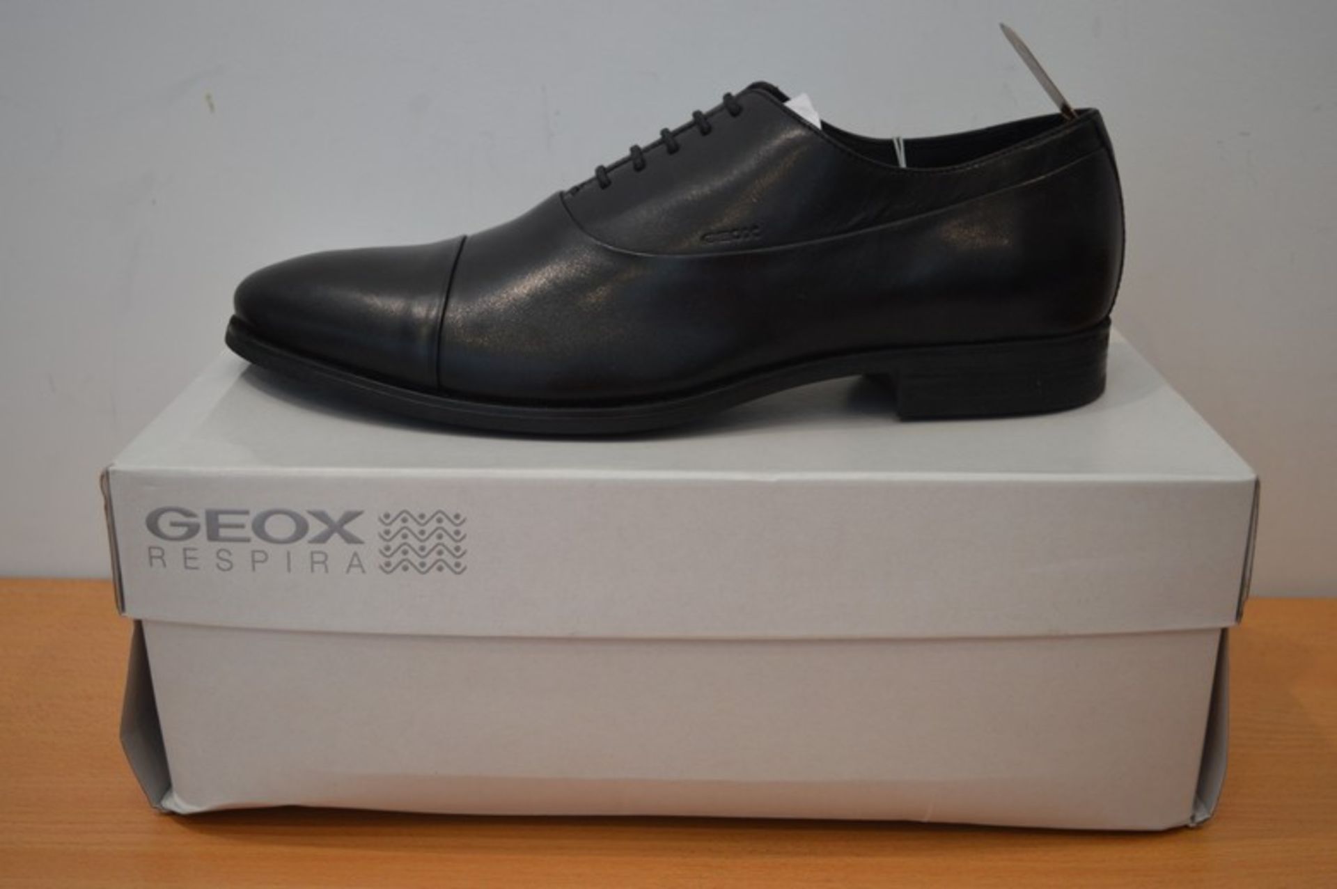 BOXED BRAND NEW GEOX RESPIRA GENTS BLACK LEATHER SHOES SIZE 10 RRP £159 (DSCLIP)(20.05.5)