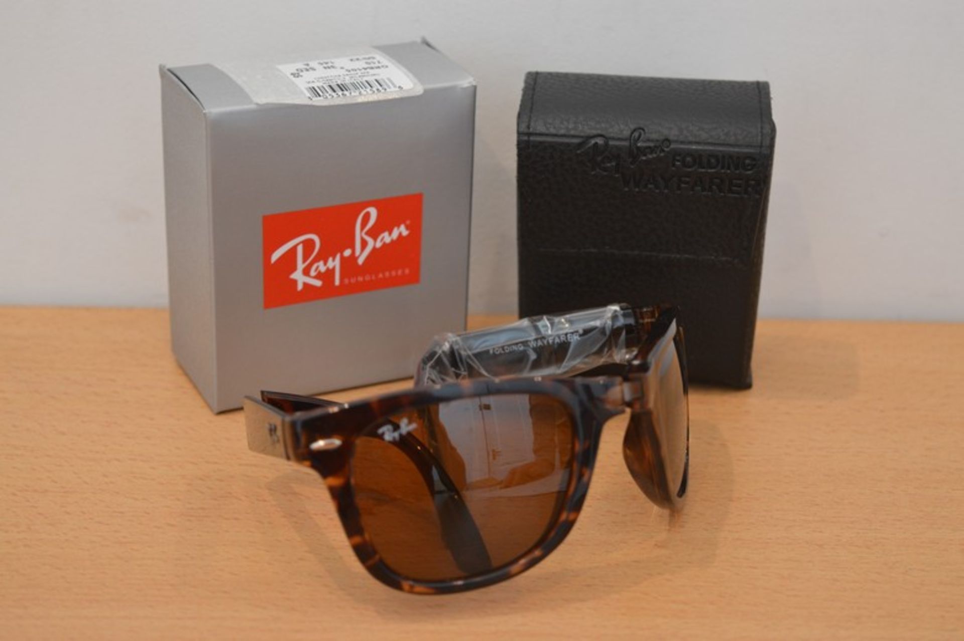 BOXED BRAND NEW RAY BAN LADIES DESIGNER FOLDING SUNGLASSES RRP £200 (MD-WATCH)