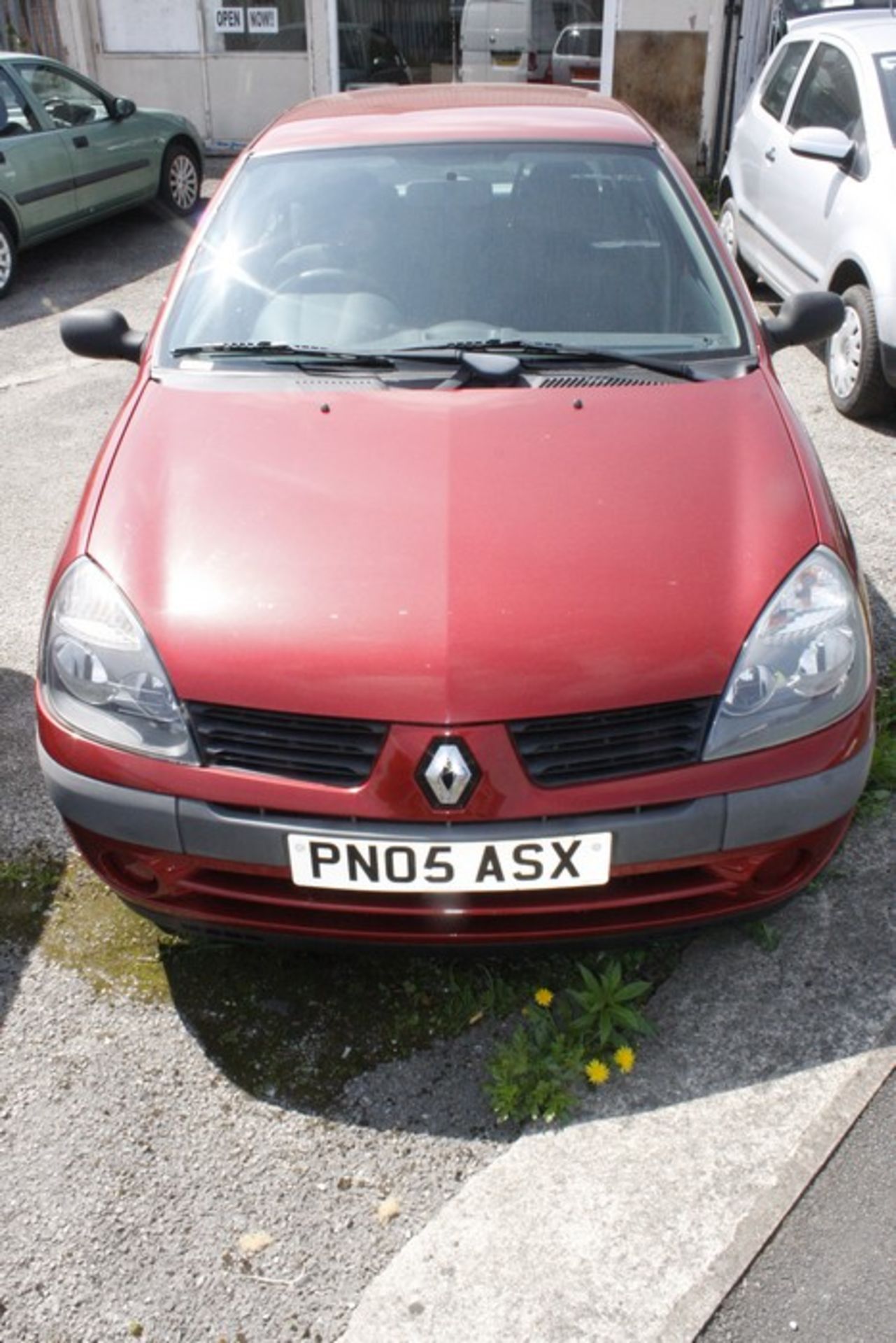 RENAULT CLIO EXPRESSION 1200CC, REGISTERED MARCH 2005, PN05 ASX, 12 MONTHS MOT, REMOTE CENTRAL - Image 2 of 11