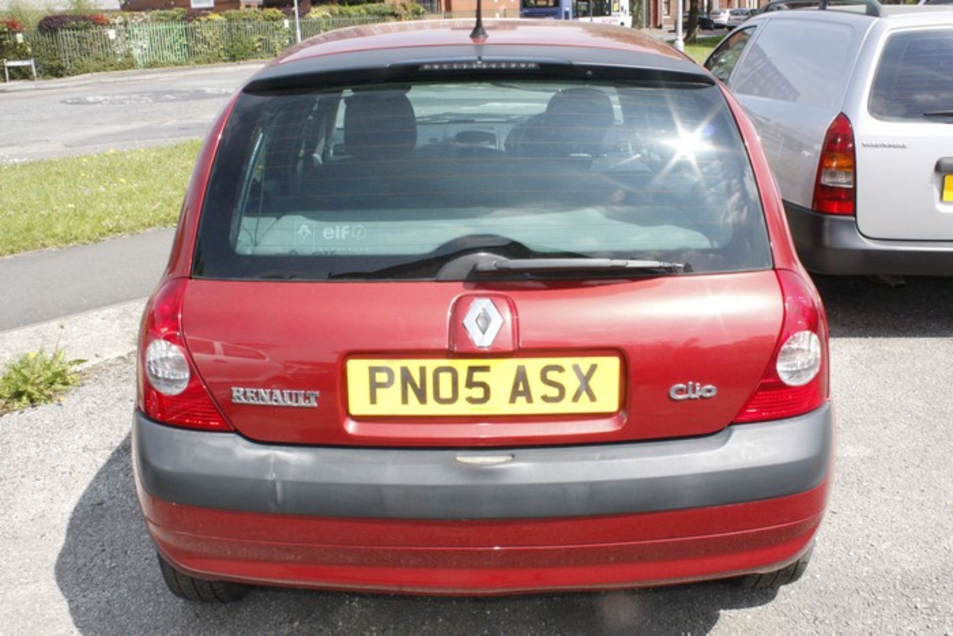 RENAULT CLIO EXPRESSION 1200CC, REGISTERED MARCH 2005, PN05 ASX, 12 MONTHS MOT, REMOTE CENTRAL - Image 5 of 11