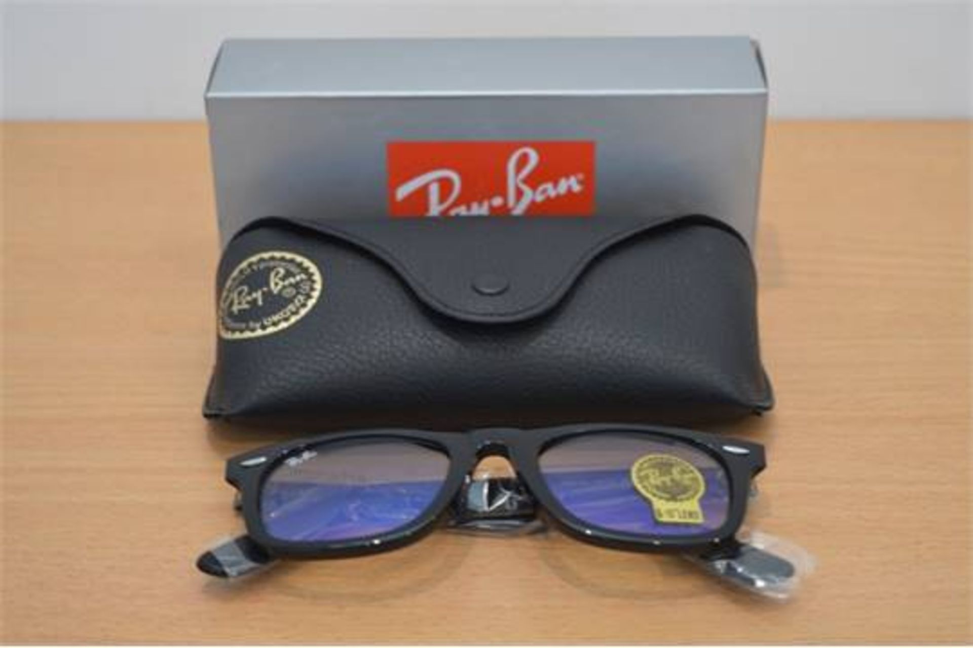 BOXED BRAND NEW RAYBAN BLACK GLOSS UNISEX DESIGNER SUNGLASSES RRP £169.99 (MD-WATCH)(23)