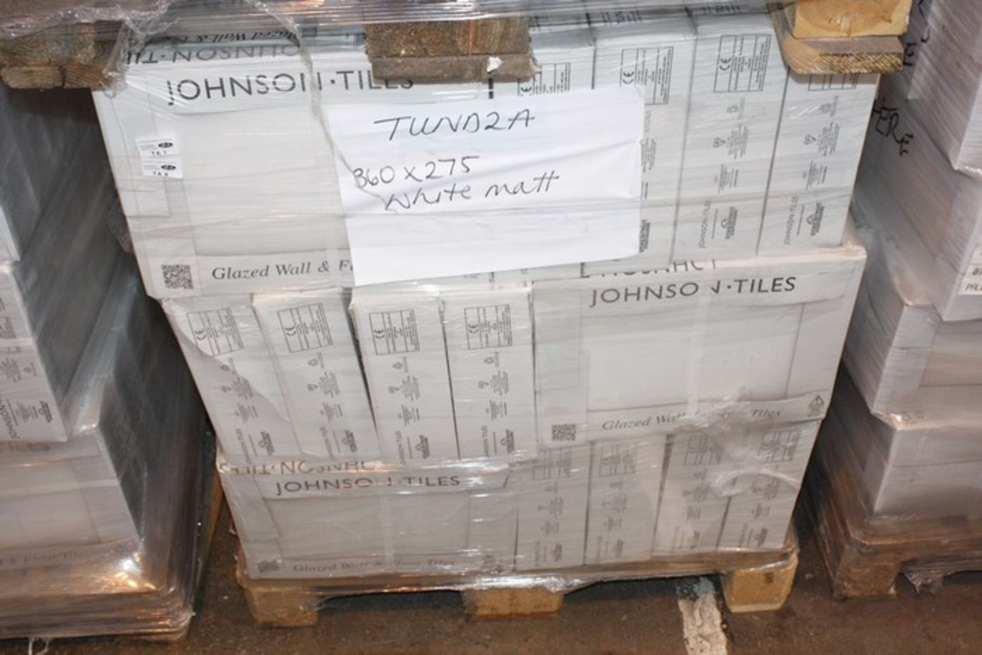 ONE PALLET TO CONTAIN APPROX 36X PACKS OF BRAND NEW FACTORY SEALED DESIGNER WALL/FLOOR TILES 60X27.6