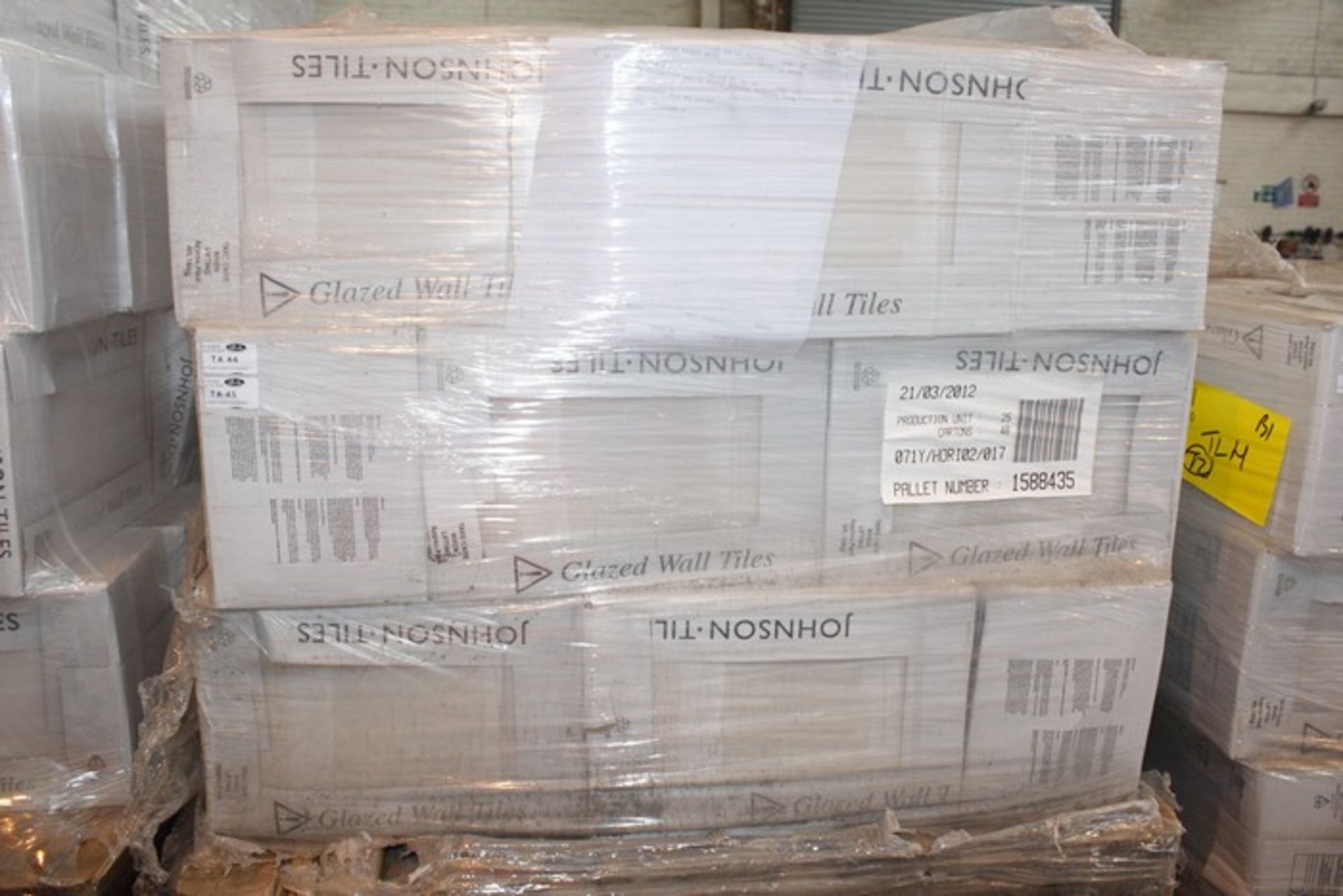 ONE PALLET TO CONTAIN 24X PACKS OF BRAND NEW FACTORY SEALED DESIGNER WALL/FLOOR TILES 30X20 HORI02