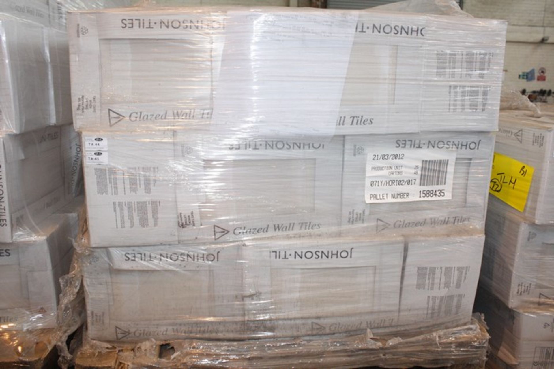 ONE PALLET TO CONTAIN 24X PACKS OF BRAND NEW FACTORY SEALED DESIGNER WALL/FLOOR TILES 30X20 HORI02