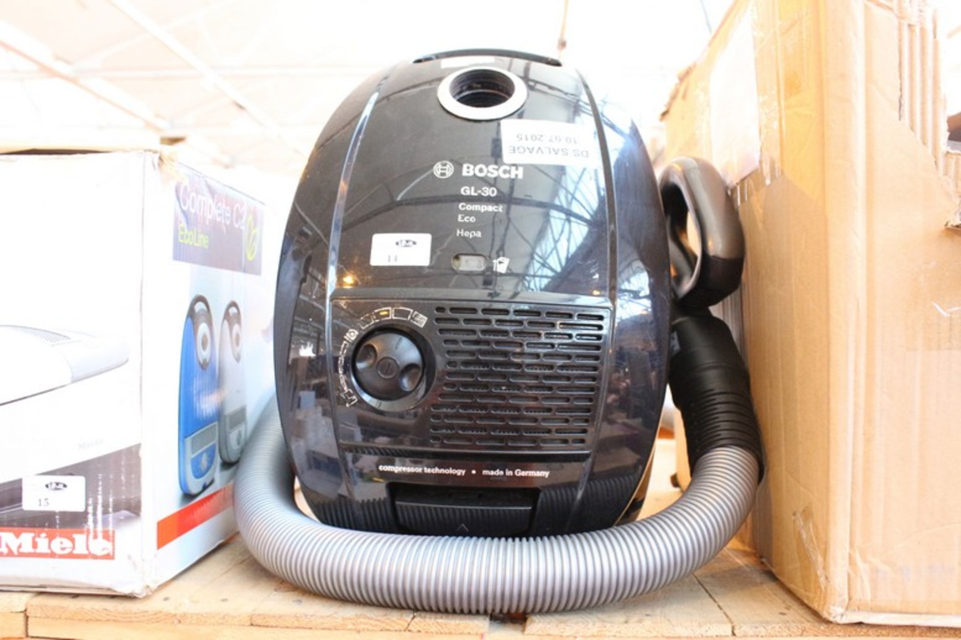 1 x BOXED BOSCH GL30 COMPACT CYLINDER VACUUM CLEANER   *PLEASE NOTE THAT THE BID PRICE IS MULTIPLIED