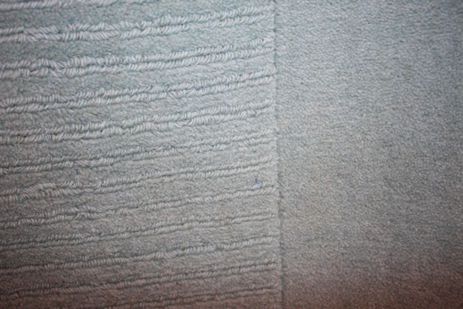 ONE  PERTH DESIGN HAND MADE 100% WOOL PILE HAND LOOMED RUG IN DUCK EGG, 3.00M X 2.00M, RRP £250,