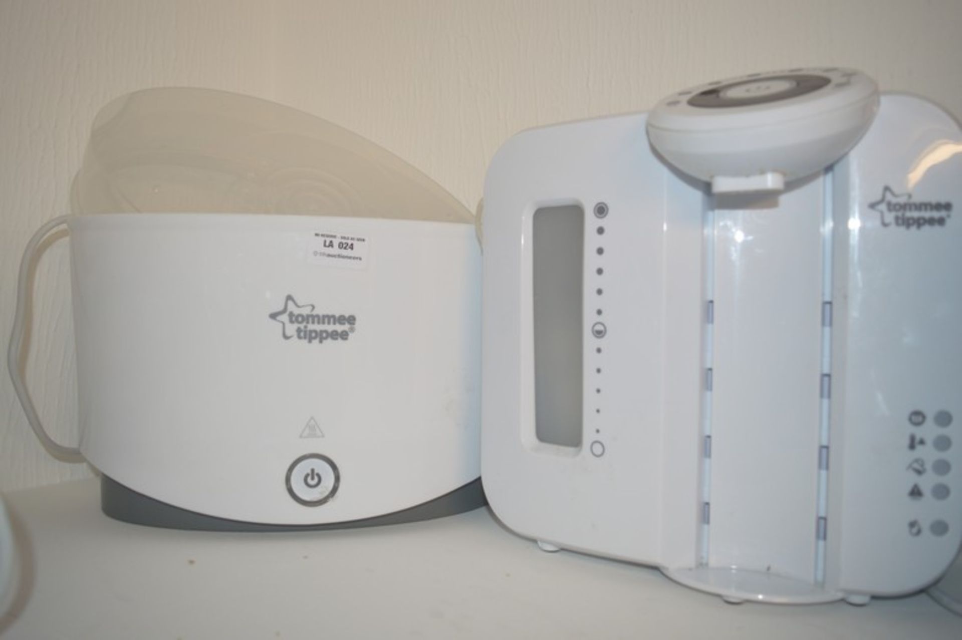 2 X ASSORTED ITEMS TO INCLUDE TOMMEE TIPPEE STERILISERS AND A TOMMEE TIPPEE PERFECT PREPARATION
