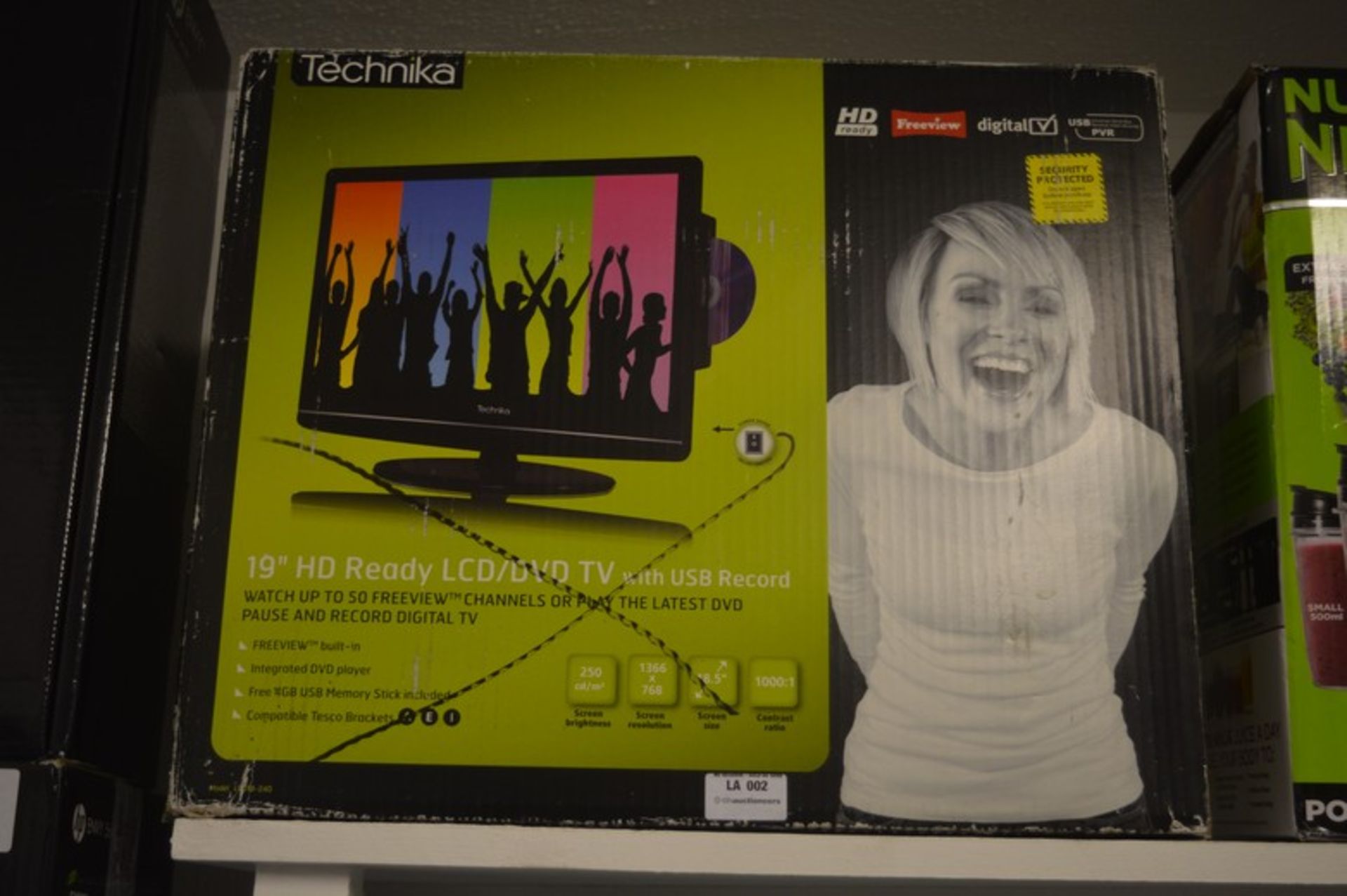 BOXED TECHNIKA 19" HD LCD/DVD TV RRP £140.00 15/10/15