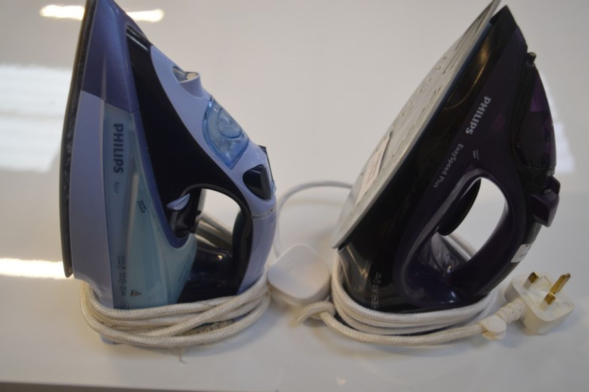 2 X ASSORTED STEAM IRONS BY PHILIPS COMBINED RRP £125.00 15/10/15