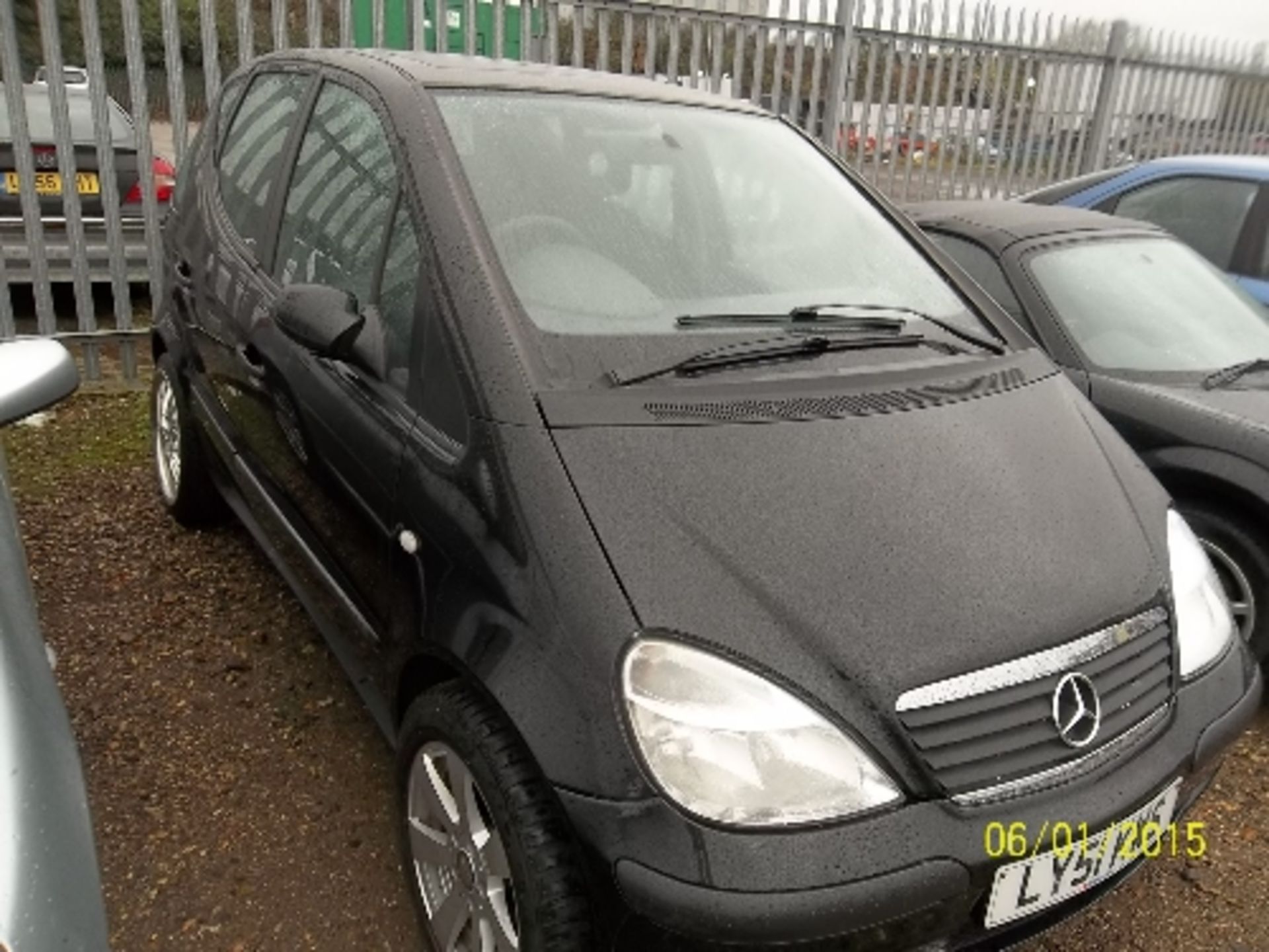 Mercedes A140 Classic - LY51 KWS Date of registration:  20.12.2001 1397cc, petrol, manual, black - Image 2 of 4