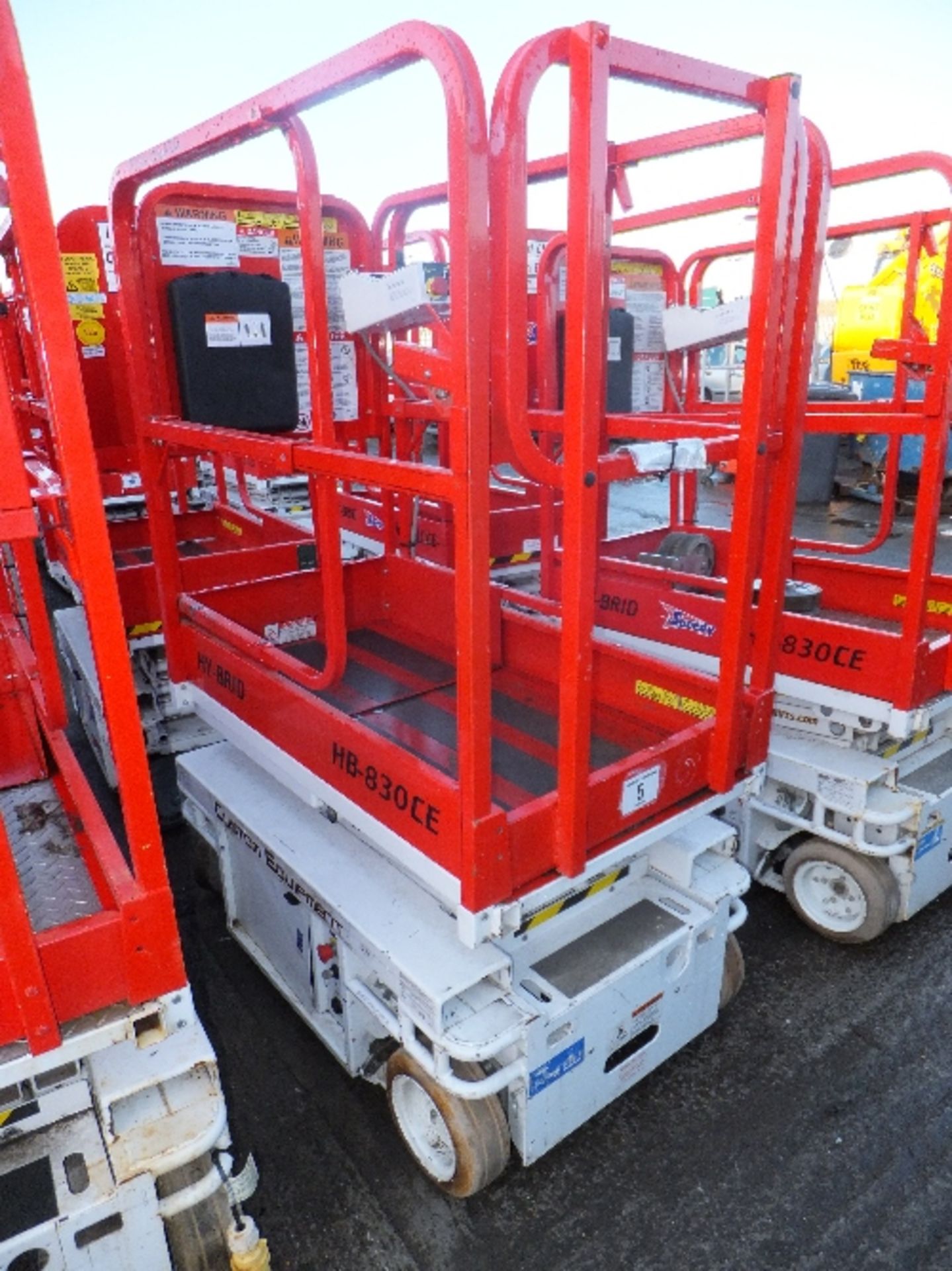 Hy-Brid HB830CE self propelled man lift