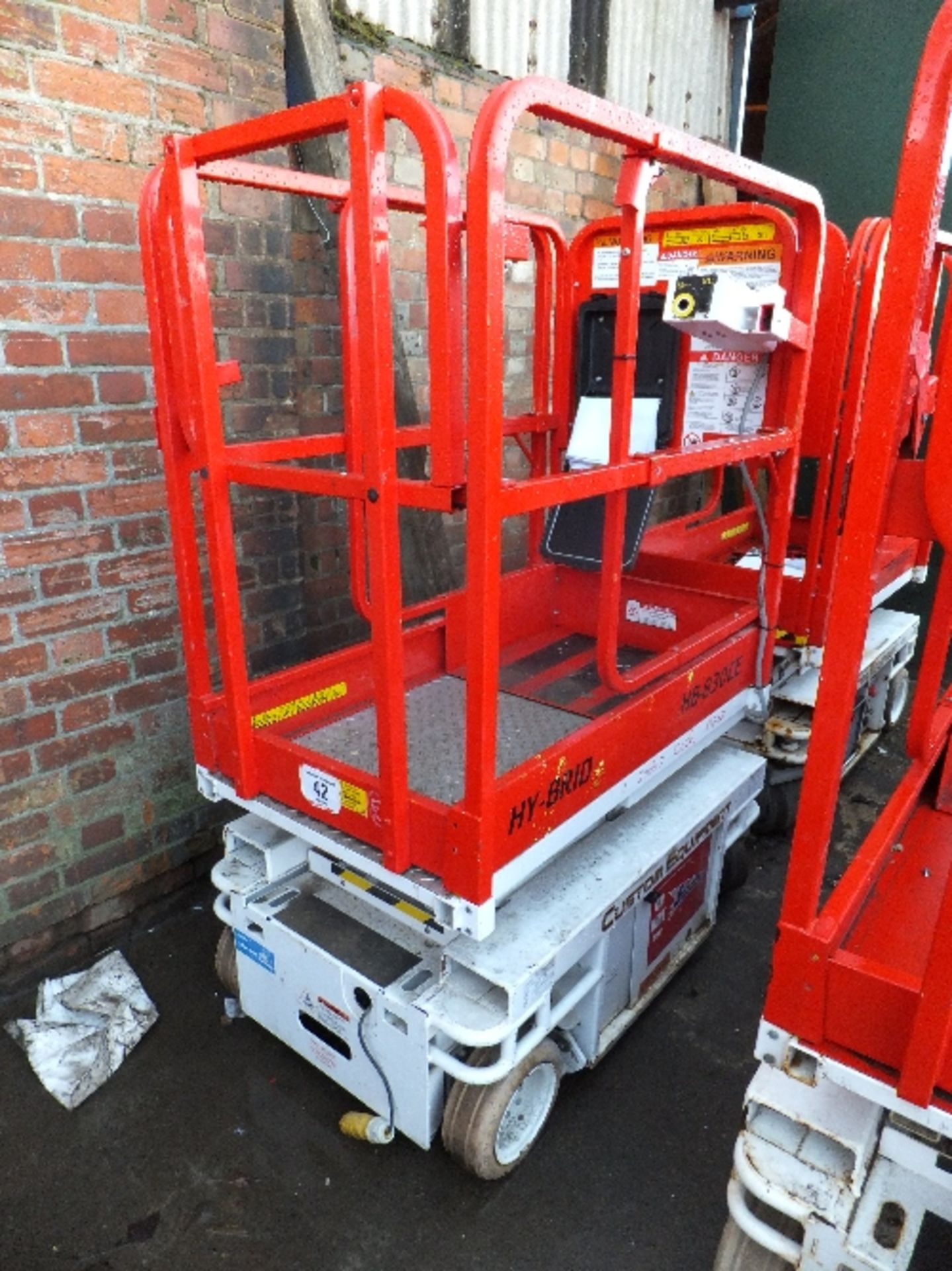 Hy-Brid HB830CE self propelled man lift