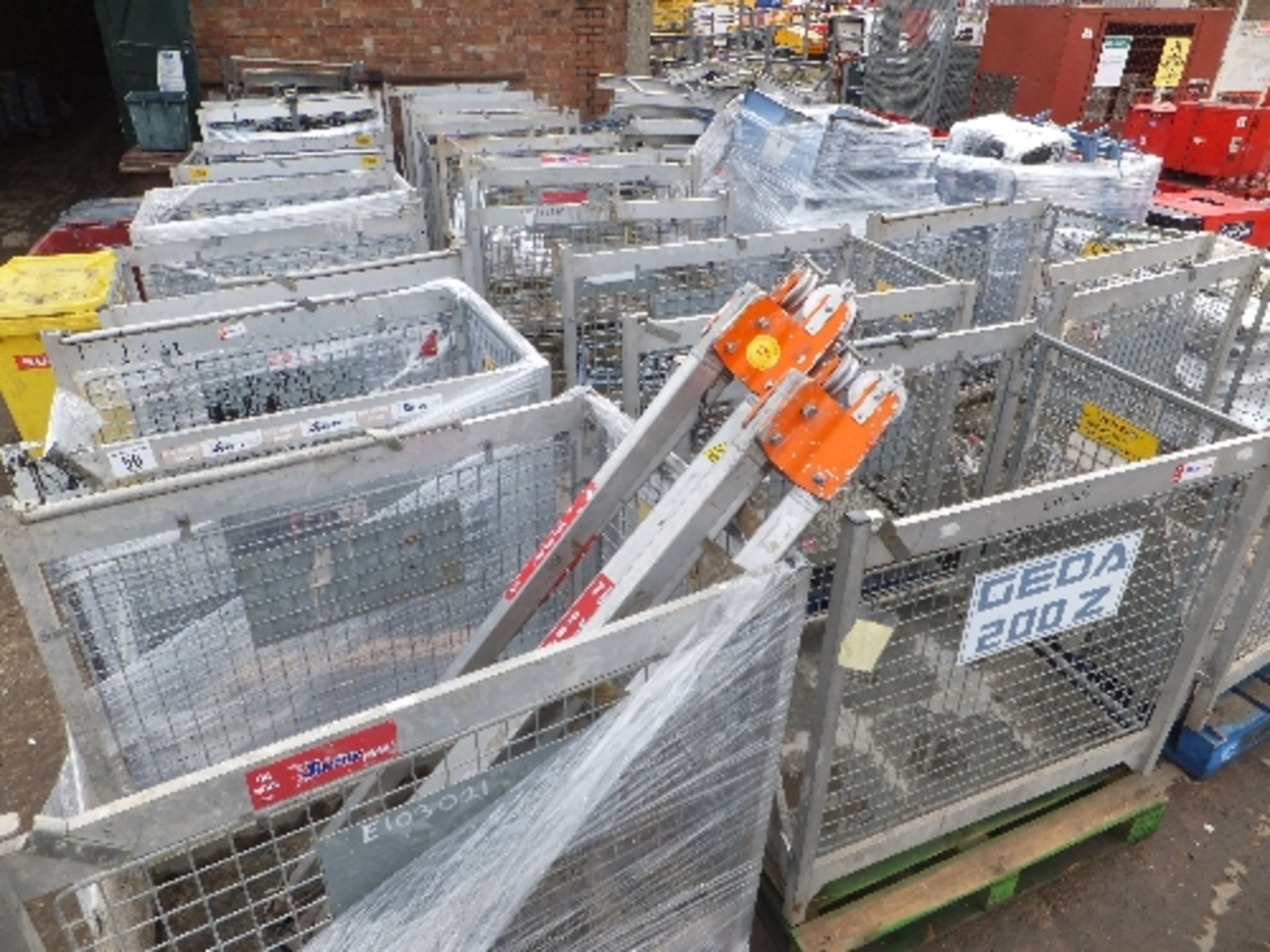 Large quantity of Geda hoist equipment - no motors
Motors lotted up in pairs as lots 90 to 96