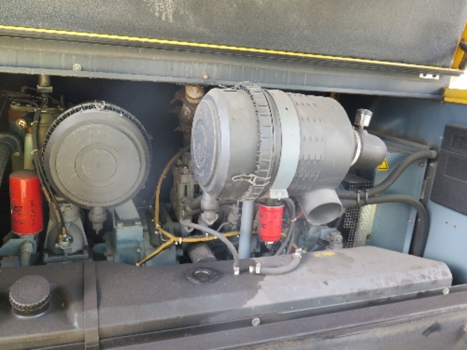 Atlas Copco XAS136 compressor 2005 4123 hrs RMA 137850 RUNS AND MAKES AIR  All lots have been - Image 4 of 4