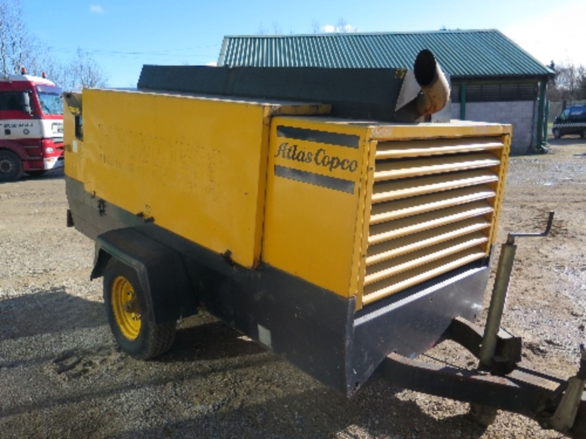 Atlas Copco XAMS286MD compressor 2004 7238 hrs 133169
MERCEDES ENGINE 
RUNS AND MAKES AIR 
HIGH - Image 2 of 5