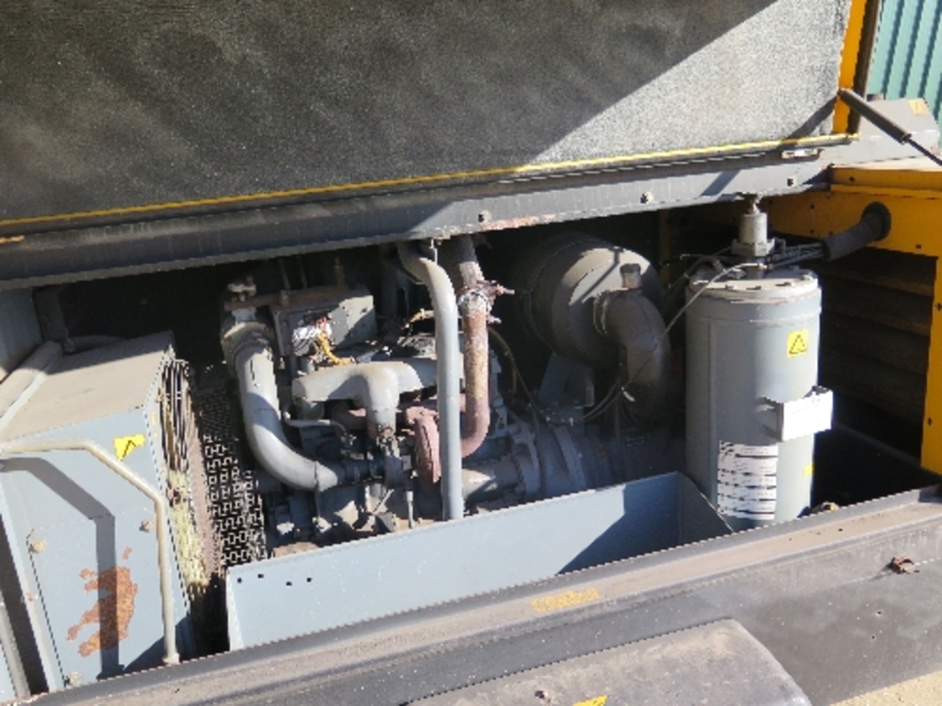 Atlas Copco XAS136 compressor 2005 4123 hrs RMA 137850 RUNS AND MAKES AIR  All lots have been - Image 3 of 4