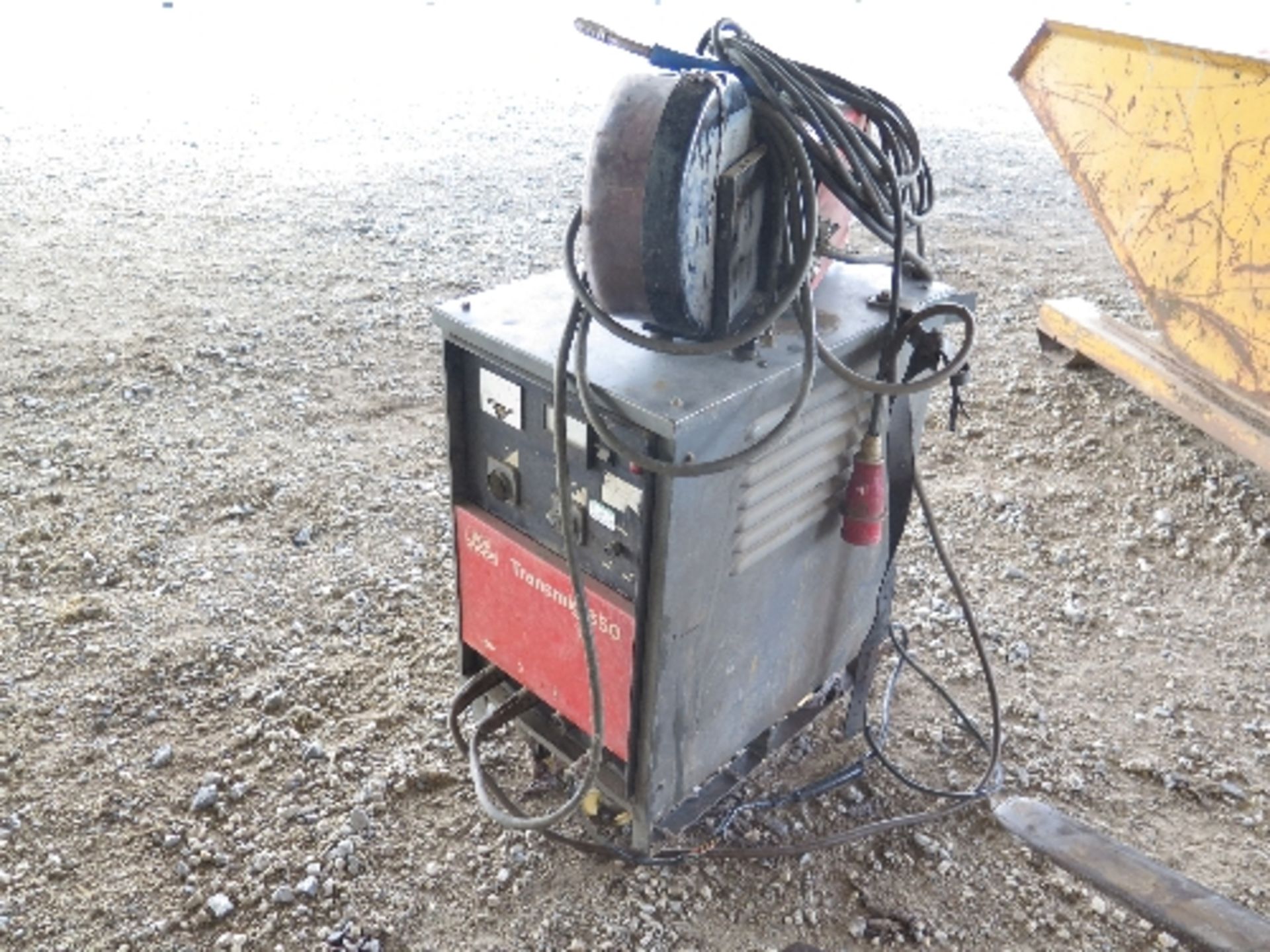 Transmig 350 welder PF117 All lots have been described to the best of our ability from information