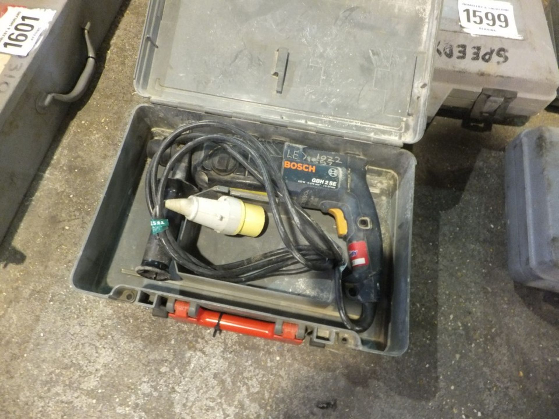 Bosch GBH 2SE drill