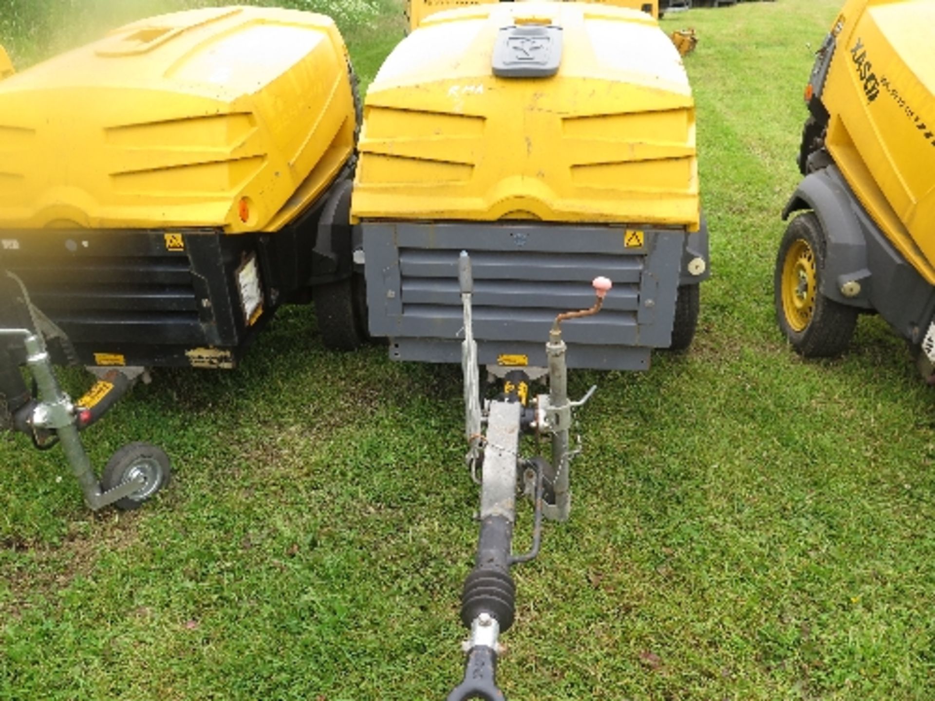 Atlas Copco XAS47 compressor 2008 5002443
618 HOURS - KUBOTA POWER - RUNS AND MAKES AIR
ALL LOTS - Image 3 of 5