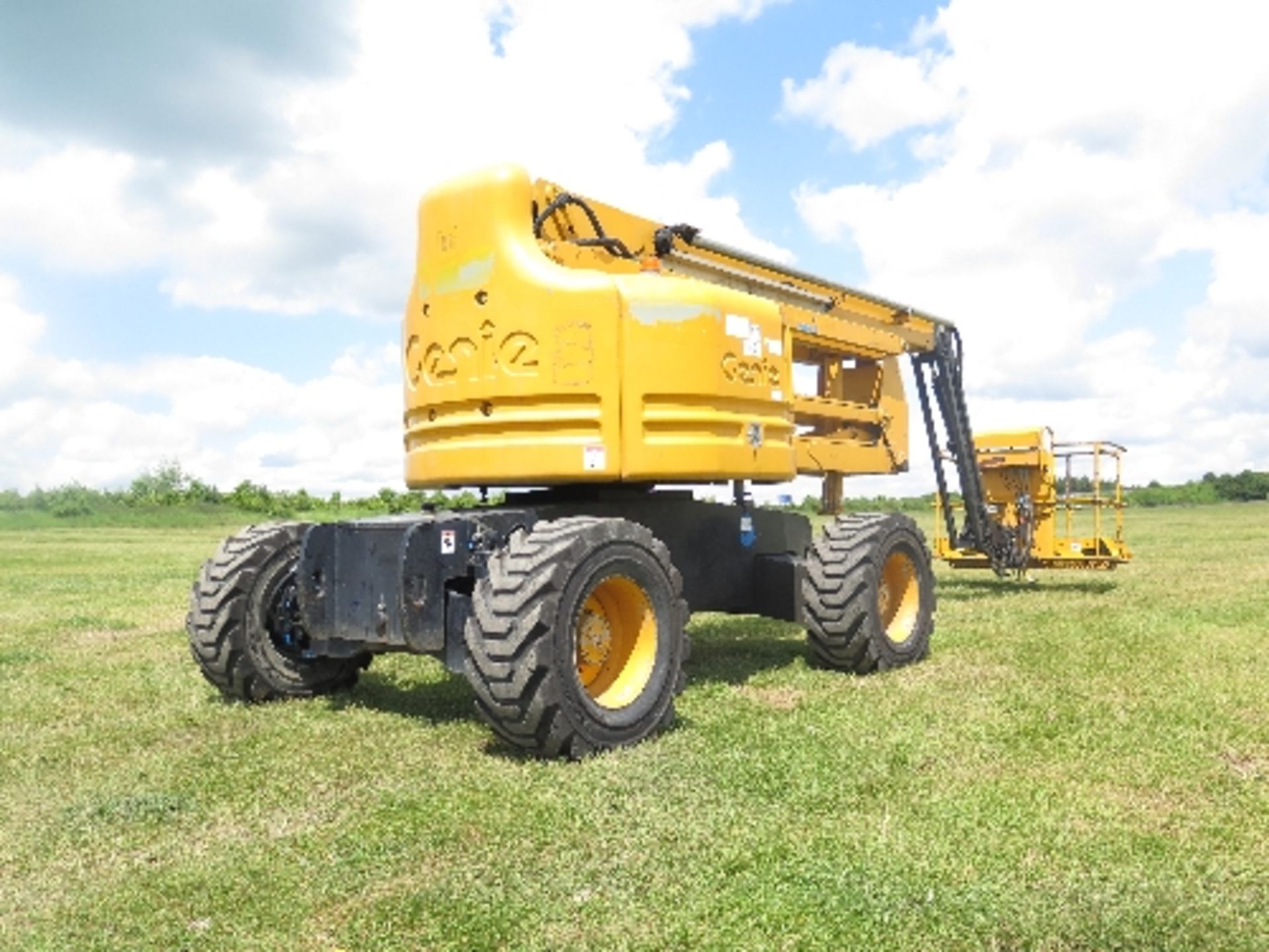 Genie Z60/34 artic boom 2988 hrs 2004 137194ALL LOTS are SOLD AS SEEN WITHOUT WARRANTY expressed,