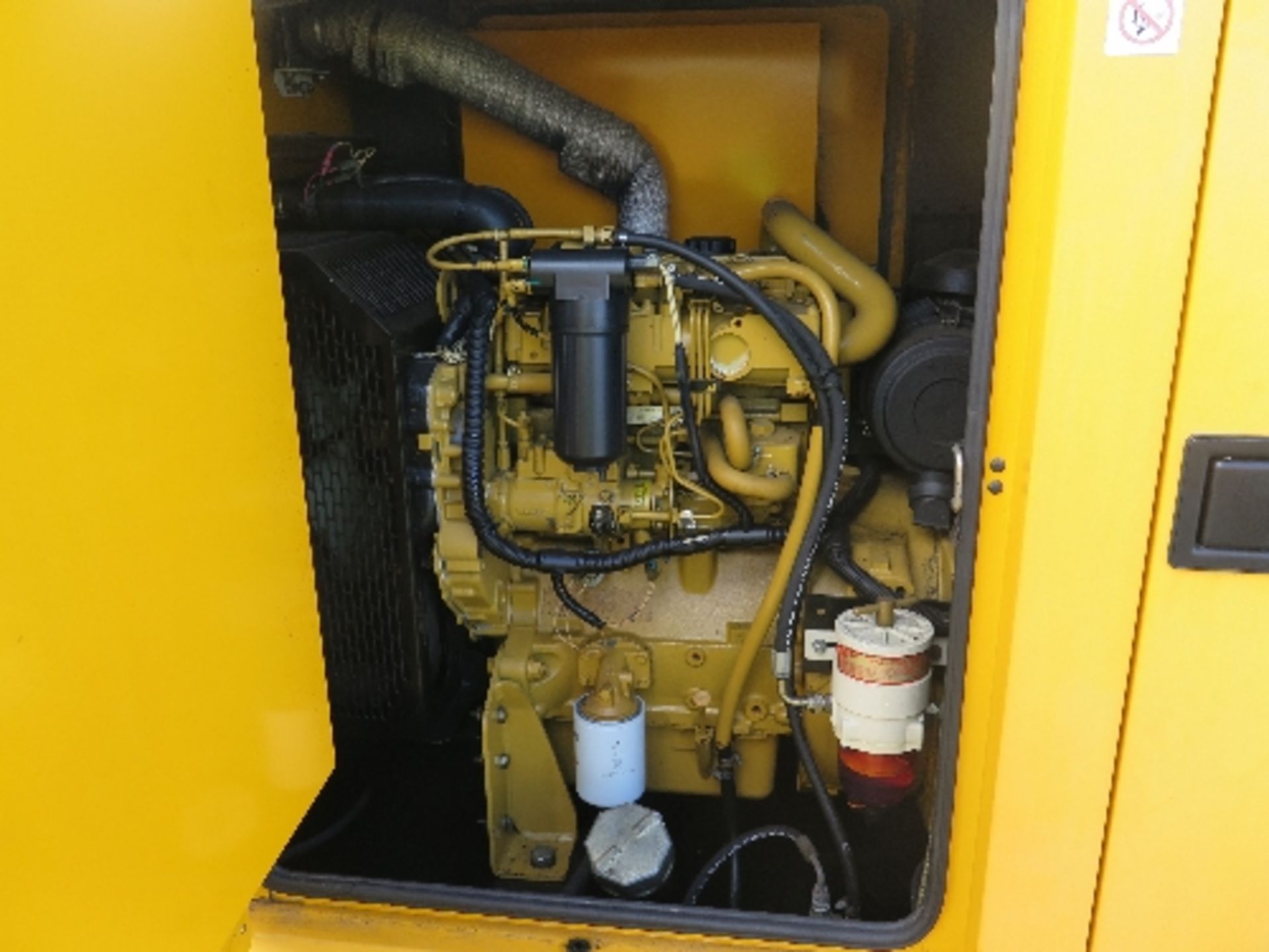 Caterpillar XQE45 generator 21460 hrs 157790
PERKINS - RUNS AND MAKES POWER
ALL LOTS are SOLD AS - Image 3 of 6
