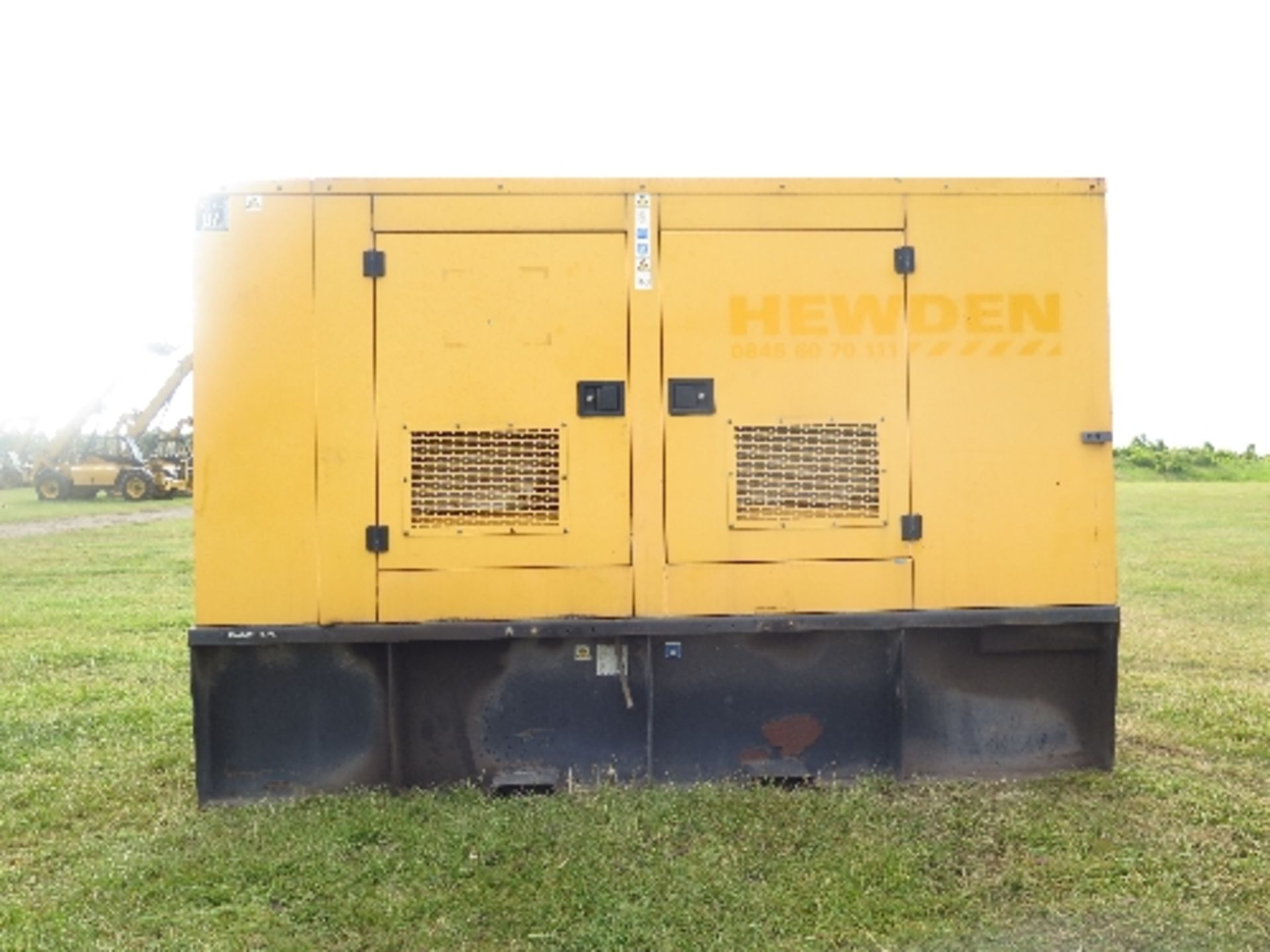 Caterpillar XQE45 generator 15883 hrs 157782
PERKINS - TURNS OVER
ENGINE ALTERNATOR MISSING