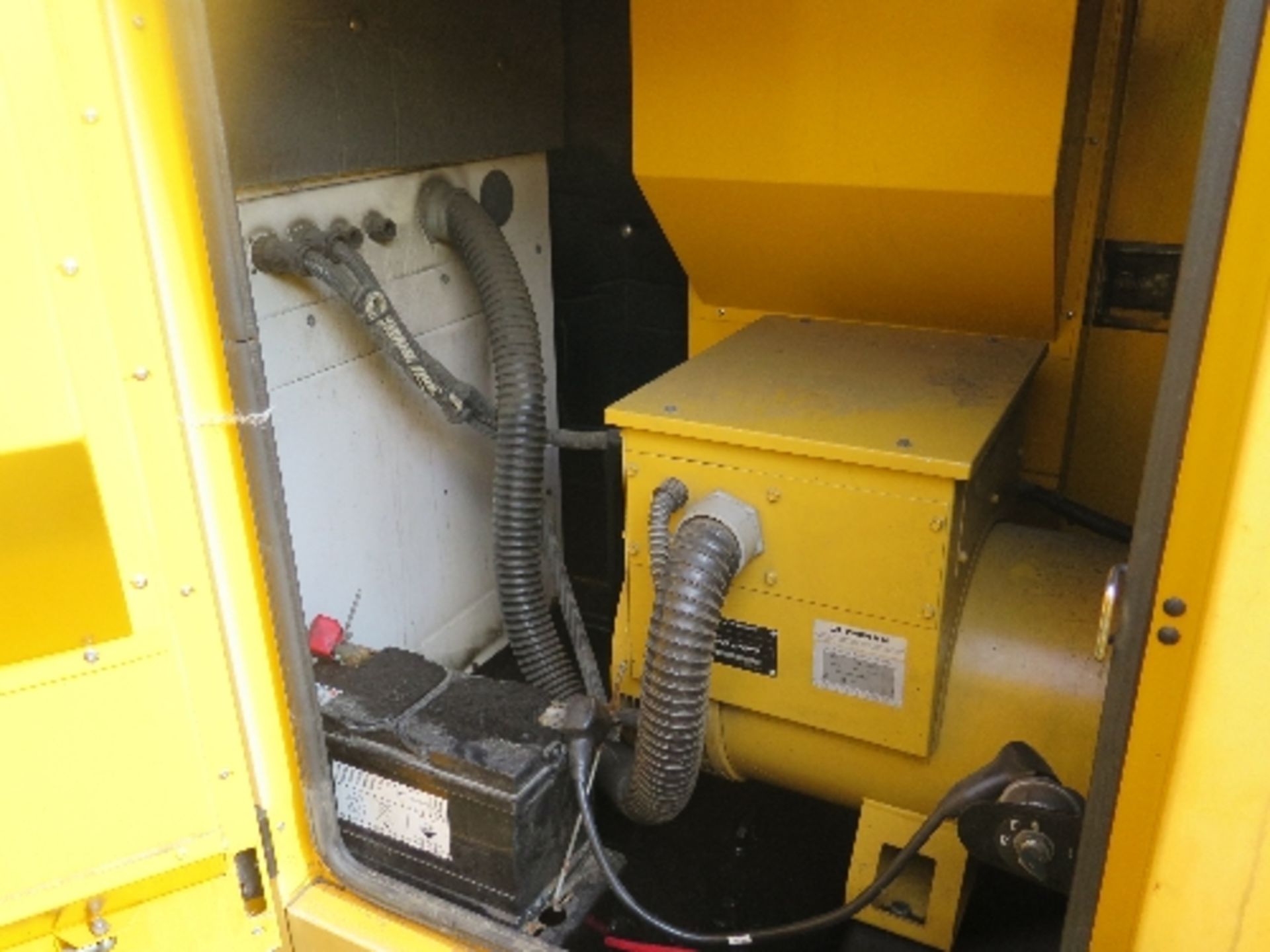 Caterpillar XQE80 generator 12997 hrs 5003857
PERKINS POWER - RUNS AND MAKES POWER
ALL LOTS are - Image 4 of 5