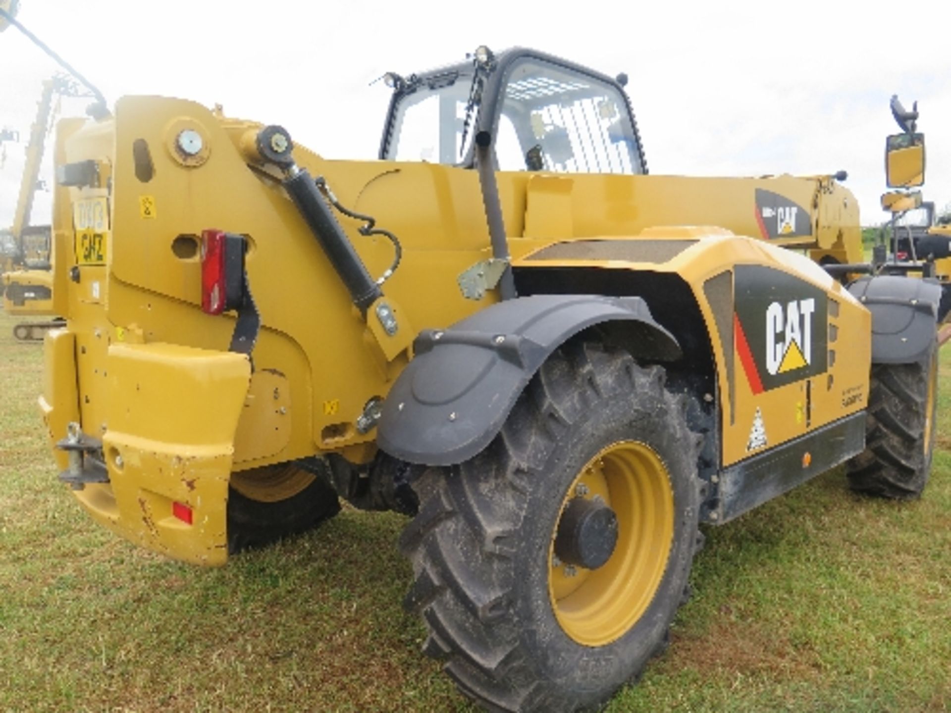 Caterpillar TH414STDQ telehandler 1978 hrs 2013 TBZ00900 This lot is included by kind permission - Image 5 of 7