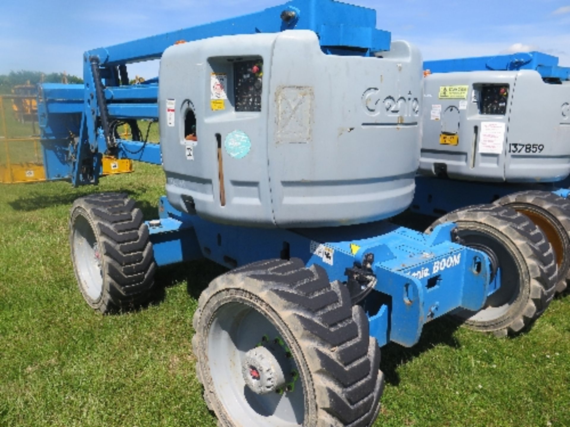 Genie Z45/25 artic boom 2993 hrs 2006 144903ALL LOTS are SOLD AS SEEN WITHOUT WARRANTY expressed, - Image 2 of 6