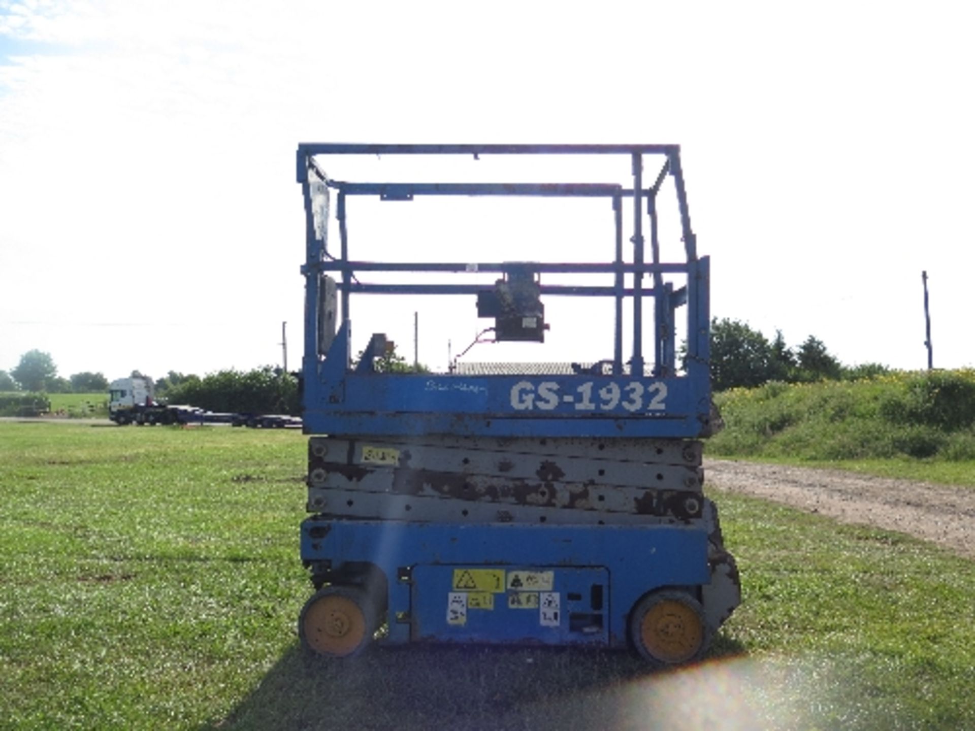 Genie GS1932 scissor lift 2006 152023
ALL OK
ALL LOTS are SOLD AS SEEN WITHOUT WARRANTY expressed,