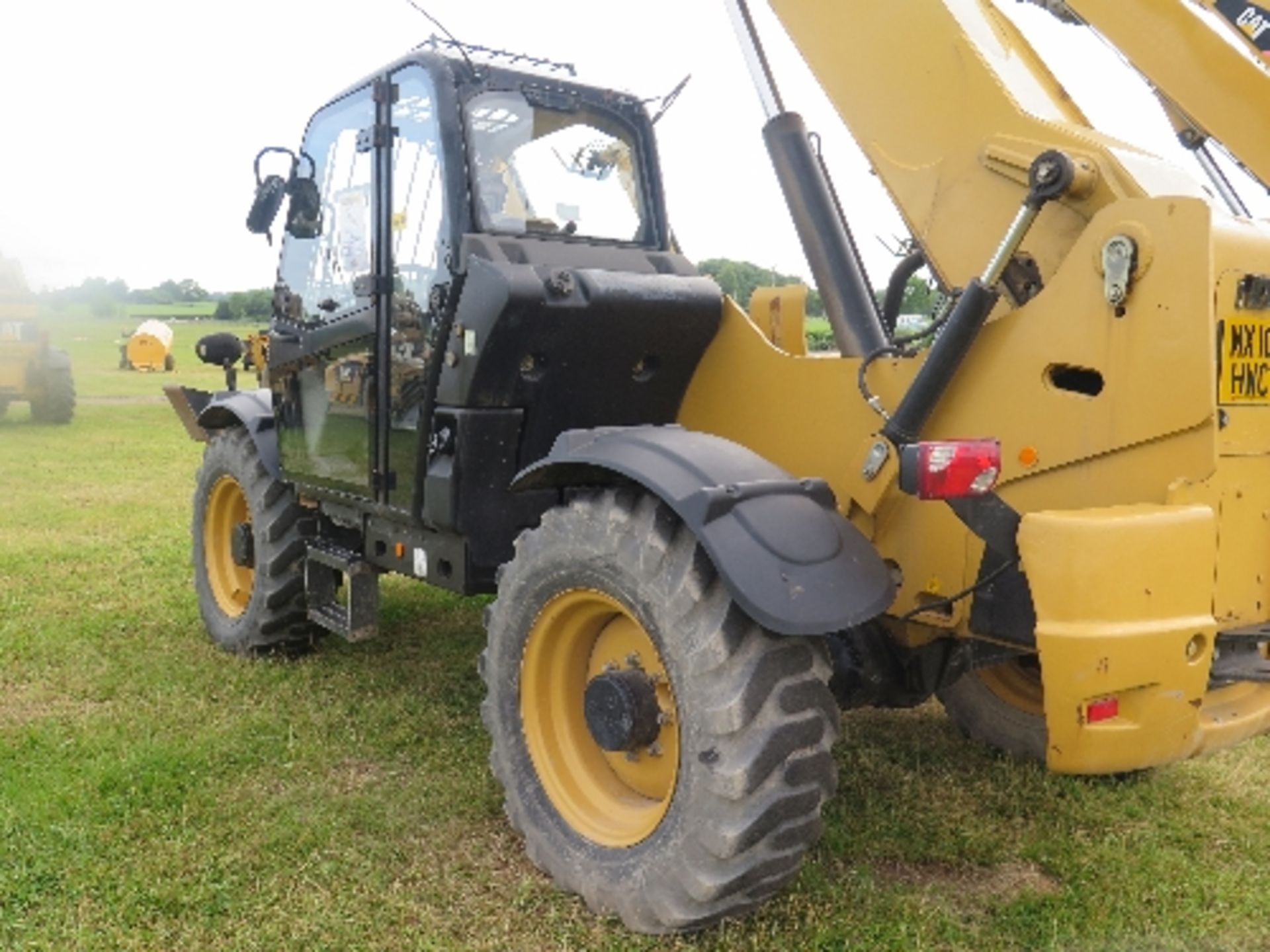 Caterpillar TH414 telehandler 2007 hrs 2009 5003137ALL LOTS are SOLD AS SEEN WITHOUT WARRANTY - Image 4 of 7