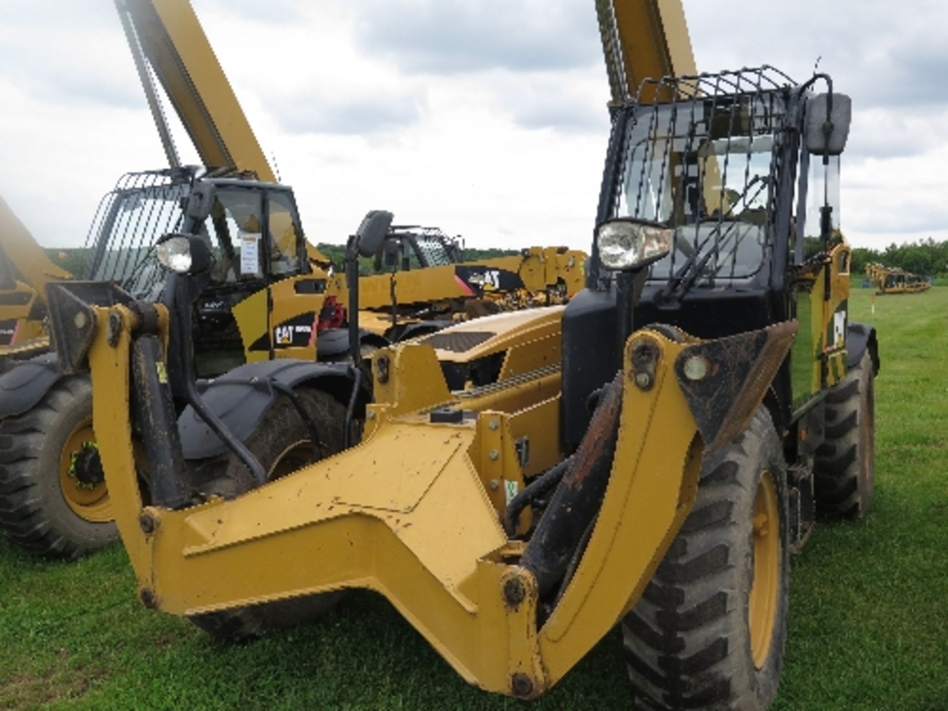 Caterpillar TH360B telehandler 2477 hrs 2007 154343ALL LOTS are SOLD AS SEEN WITHOUT WARRANTY - Image 3 of 7