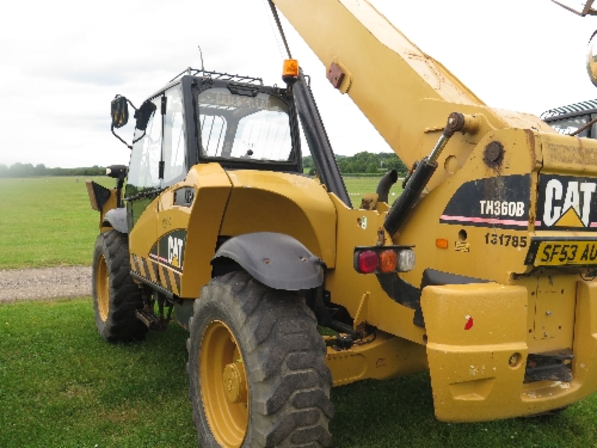 Caterpillar TH360B telehandler 6175 hrs 2004 131785ALL LOTS are SOLD AS SEEN WITHOUT WARRANTY - Image 4 of 7