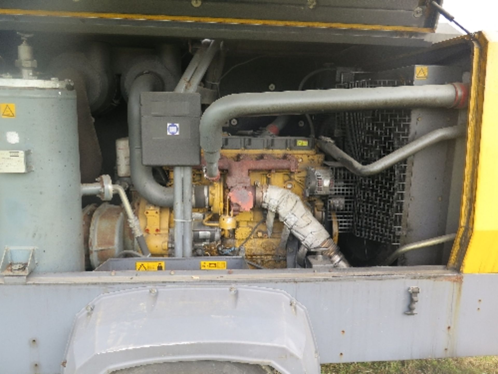 Atlas Copco XAHS237CD compressor 2008 5002617
26,405 HOURS - RUNS AND MAKES AIR - CATERPILLAR POWER - Image 6 of 6