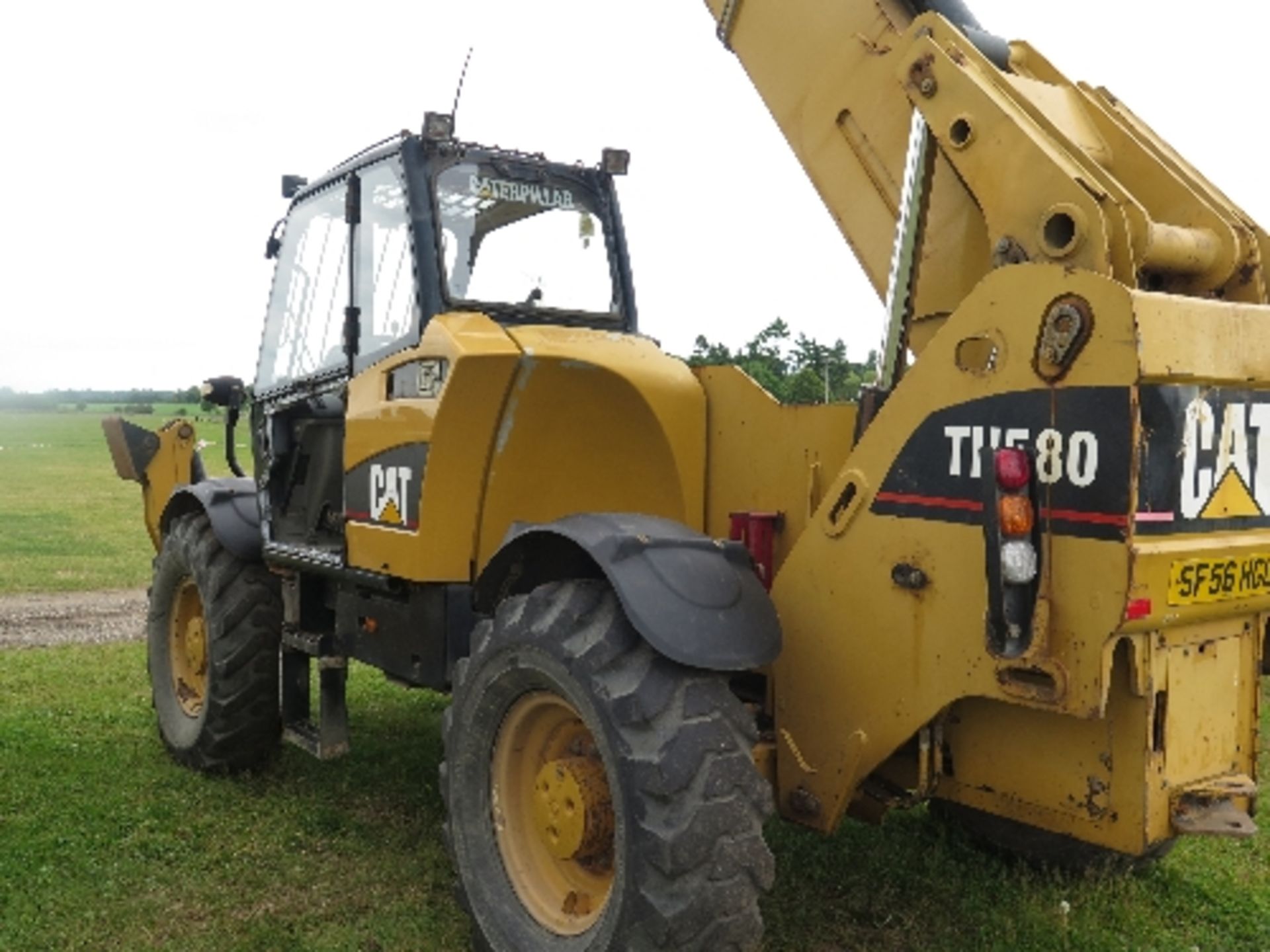 Caterpillar TH580B telehandler 4608 hrs  143934
BELIEVED 2006
NO TELE IN/OUT FUNCTION
ALL LOTS - Image 4 of 7