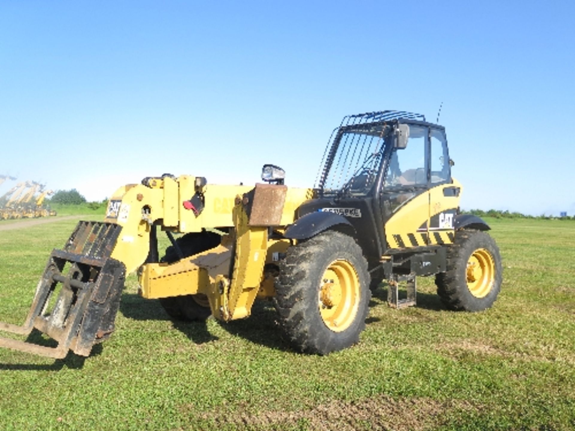 Caterpillar TH360B telehandler 3545 hrs 136743
BELIEVED 2005
ALL LOTS are SOLD AS SEEN WITHOUT