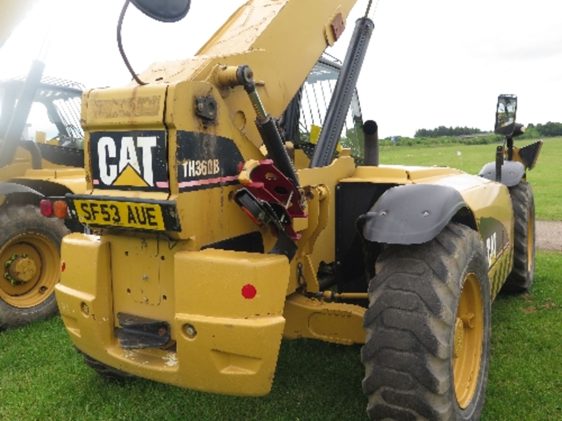 Caterpillar TH360B telehandler 6175 hrs 2004 131785ALL LOTS are SOLD AS SEEN WITHOUT WARRANTY - Image 5 of 7