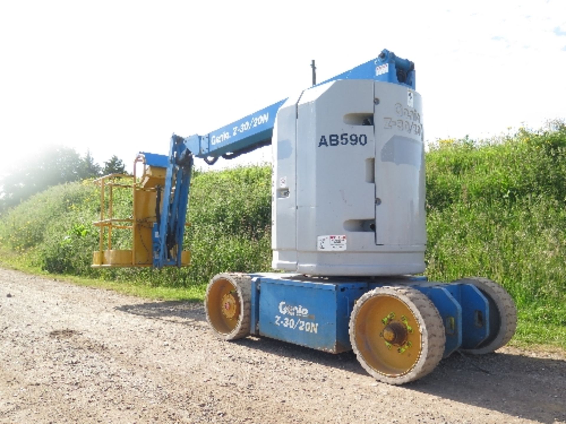 Genie Z30/20 artic boom 873 hrs 2001 AB590ALL LOTS are SOLD AS SEEN WITHOUT WARRANTY expressed,