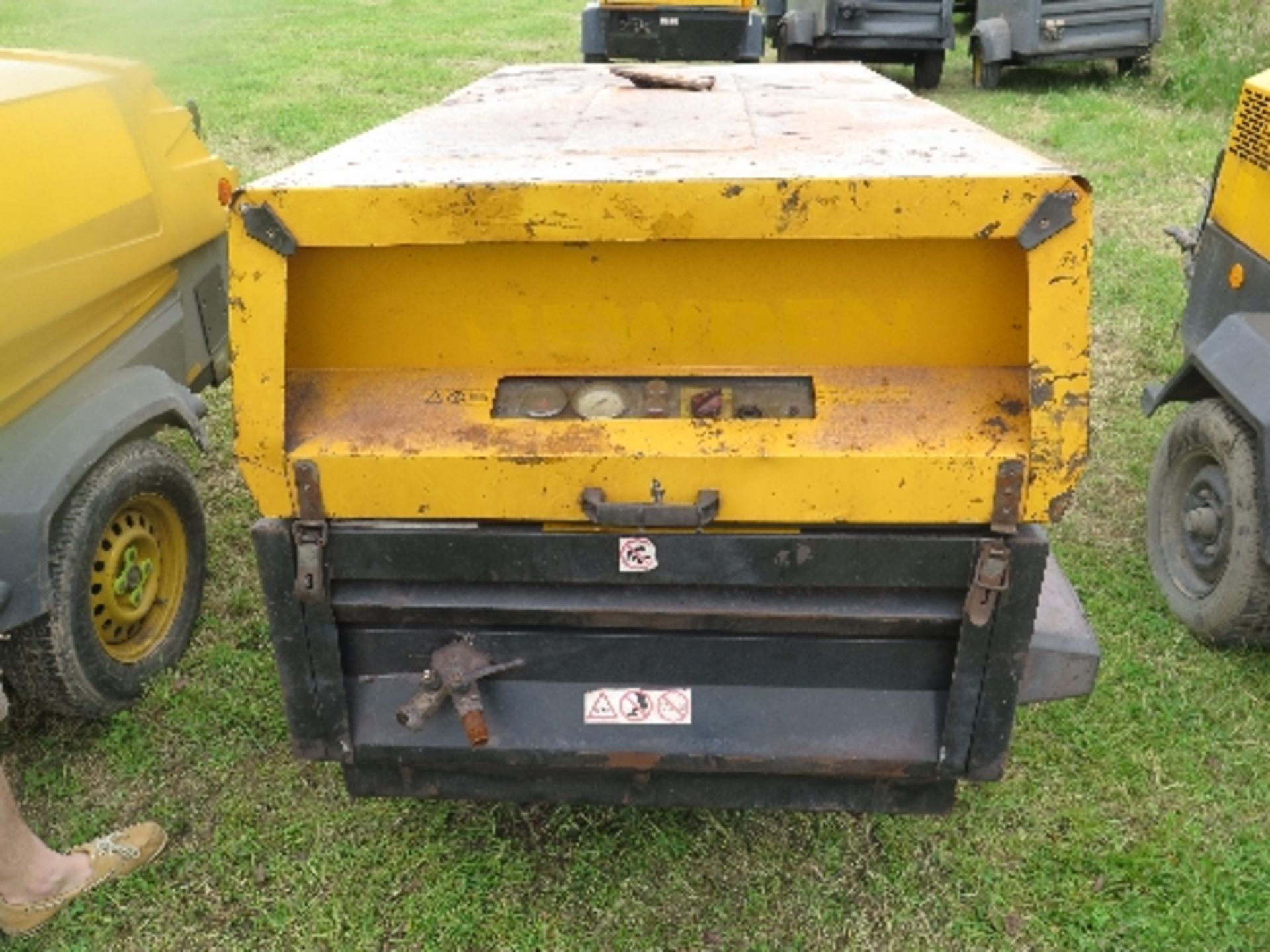 Atlas Copco XAS77 compressor 2006 149033
3,405 HOURS - DEUTZ POWER - RUNS AND MAKES AIR
ALL LOTS - Image 2 of 5