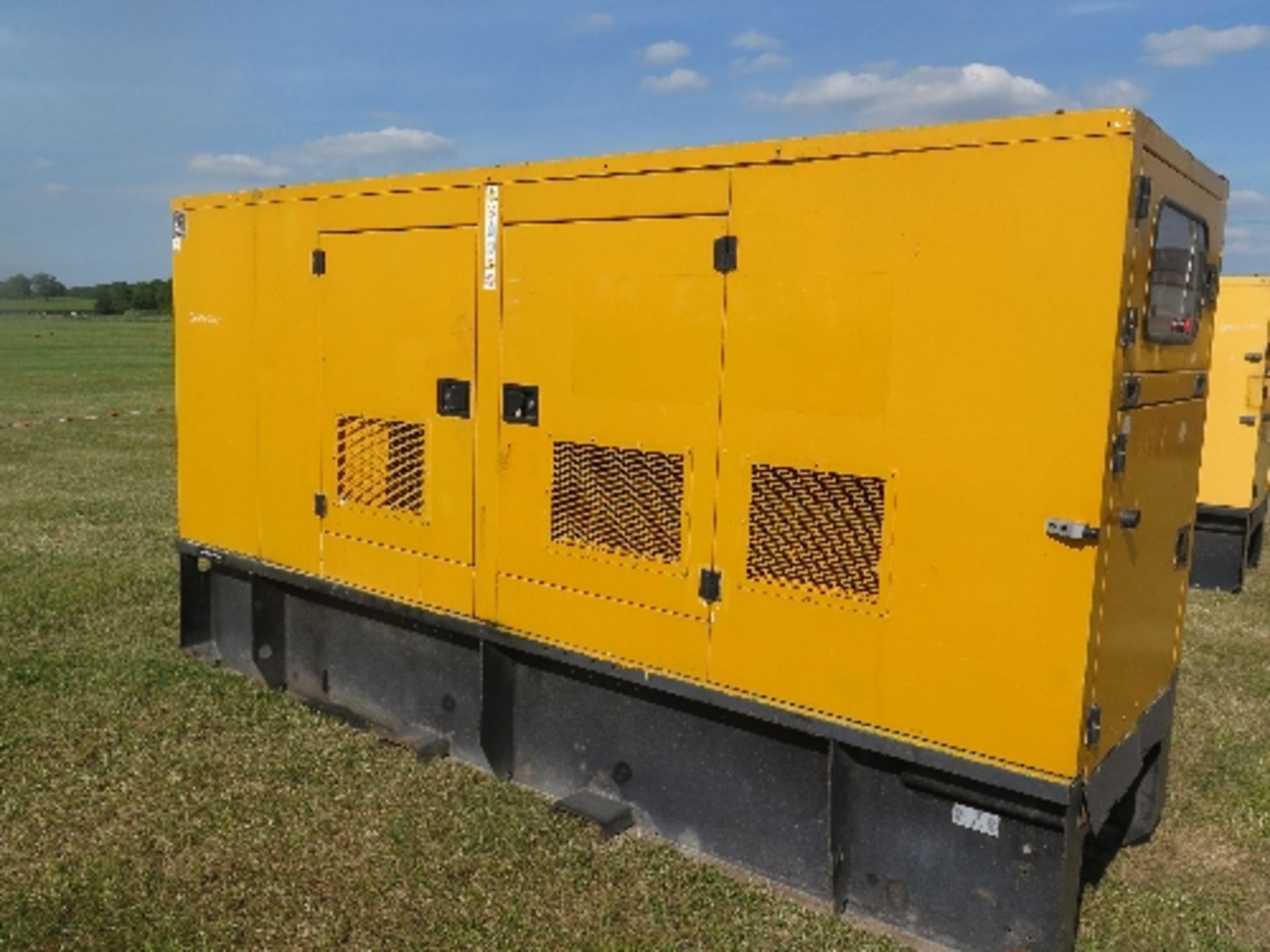 Caterpillar XQE100 generator 16850 hrs 138842
PERKINS POWER - RUNS AND MAKES POWER
ALL LOTS are