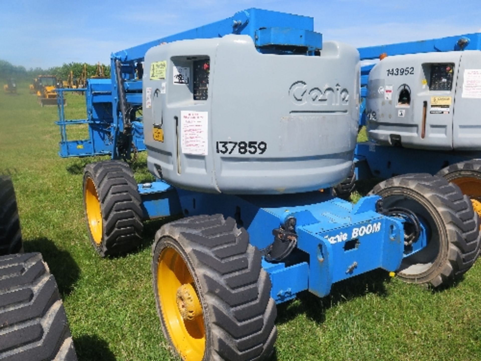 Genie Z45/25 artic boom 2410 hrs 2005 137859ALL LOTS are SOLD AS SEEN WITHOUT WARRANTY expressed, - Image 2 of 6